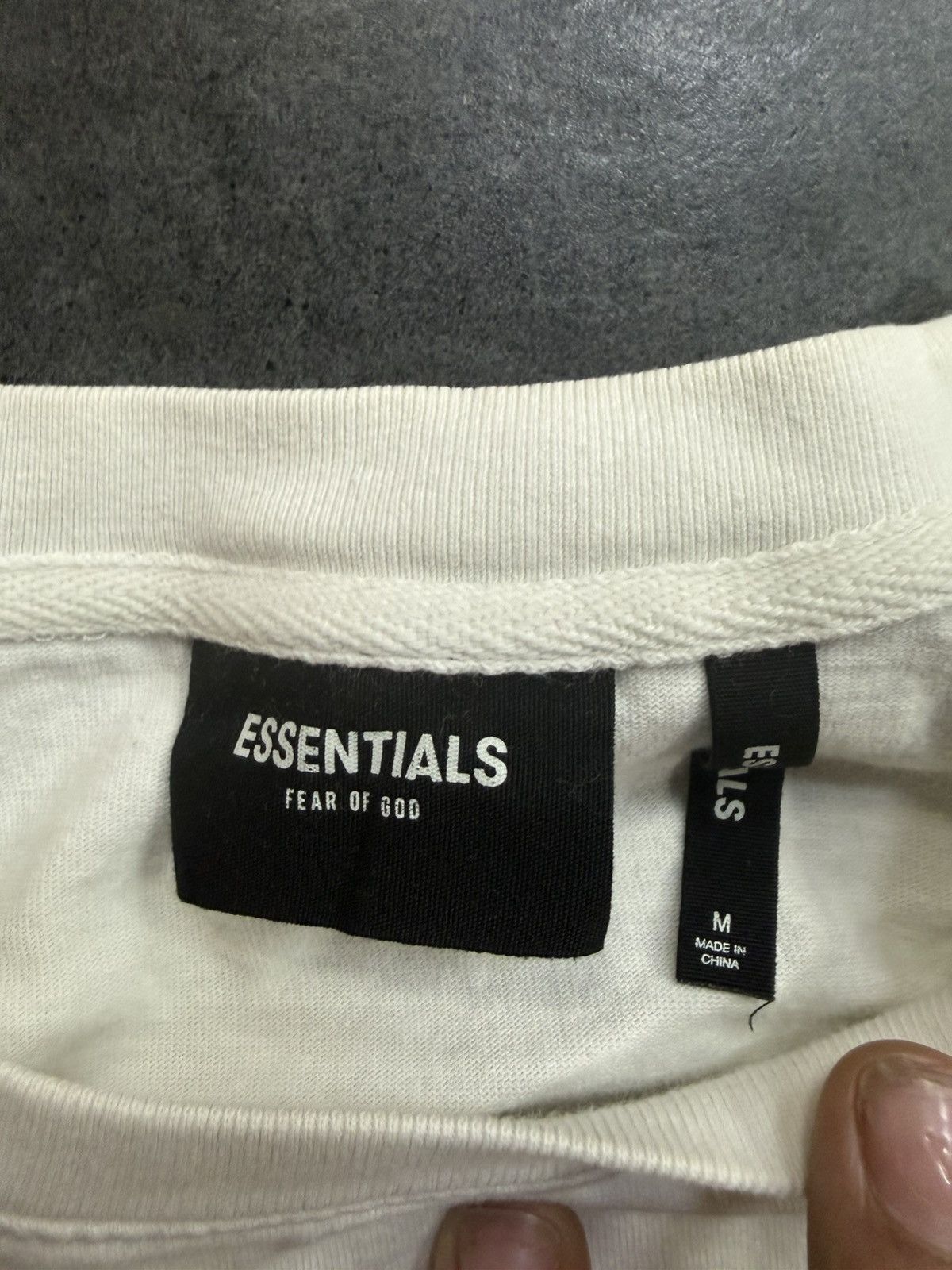 Fear of God Essentials Fear of God White Cherry Blossoms Photo Tee FW19 Size US M / EU 48-50 / 2 - 3 Thumbnail