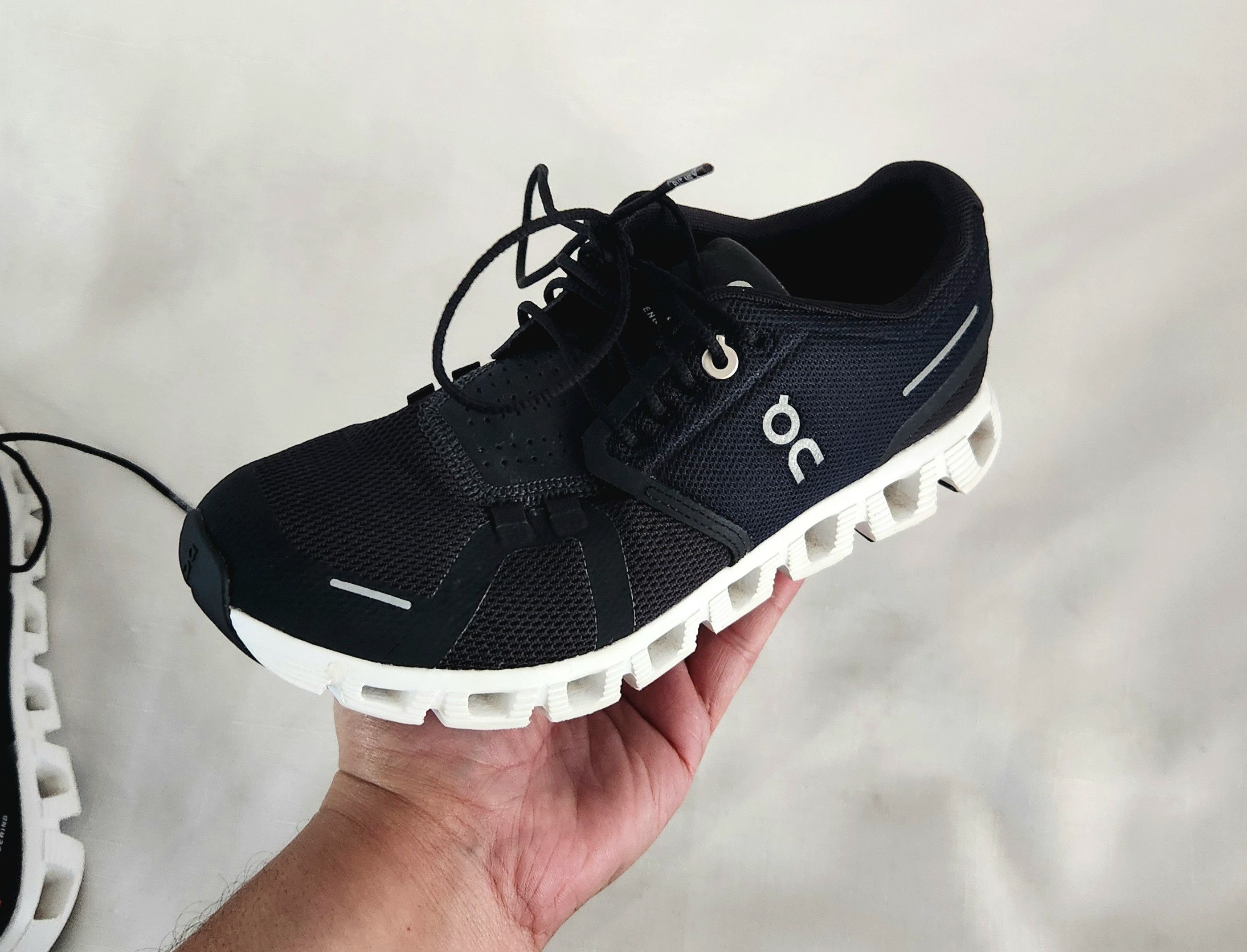 On ON Running Cloud Swiss Engineering Shoes Women's Size 7 Size US 7 / IT 37 - 1 Thumbnail