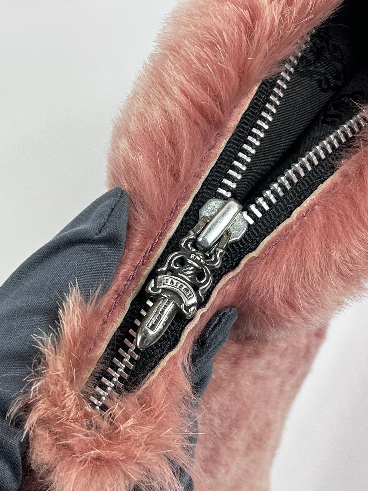 Chrome Hearts SUPER SOFT FUR MINI PINK POUCH Size ONE SIZE - 6 Thumbnail