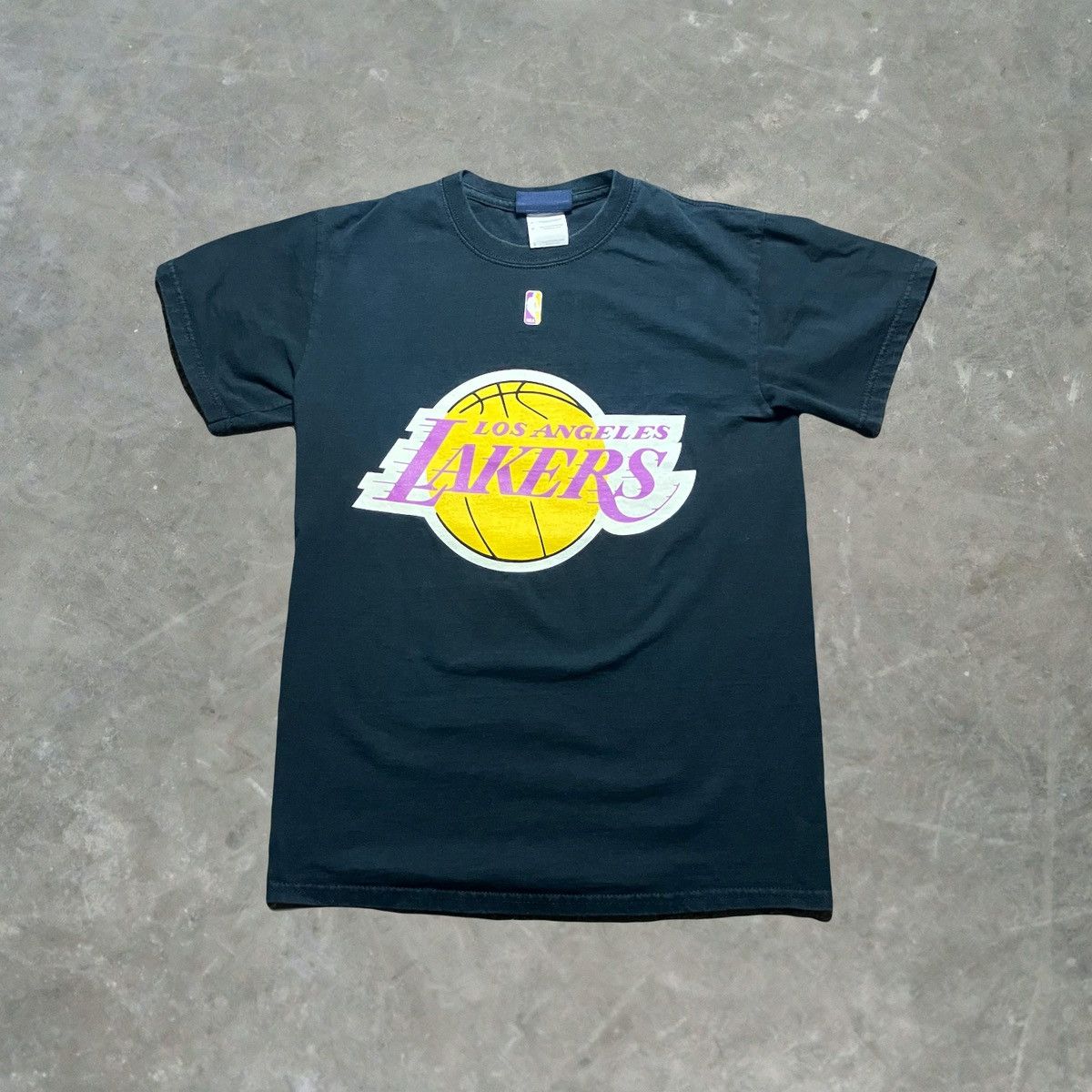 NBA × Vintage Vintage Los Angeles Lakers NBA Basketball Graphic T Shirt Size US S / EU 44-46 / 1 - 2 Thumbnail