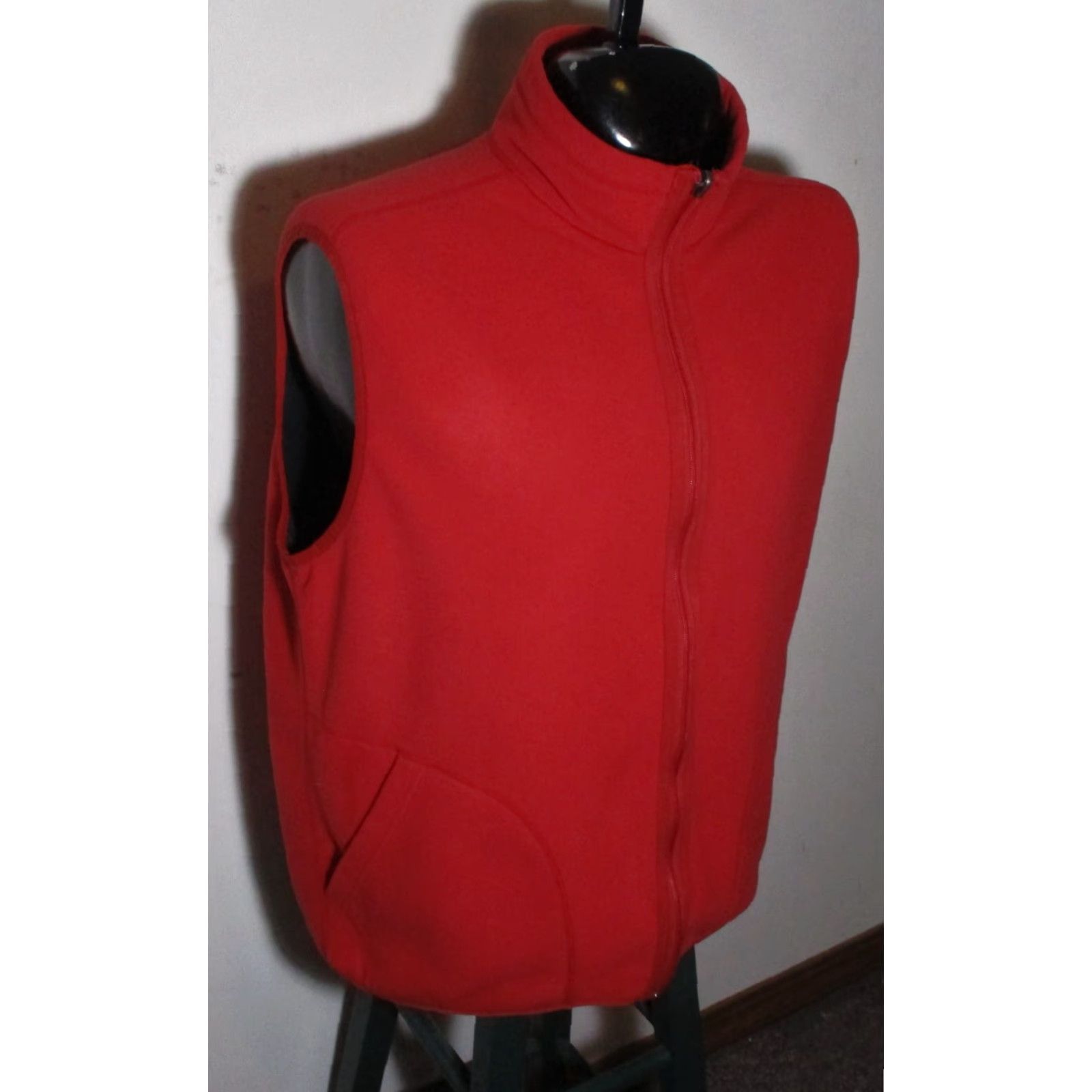Vintage L.L. Bean Black & Red Full Zip Fleece Reversible Vest Men’s Size L Vest, Full Zip, Reversible, Fleece, Black & Red, Size L, Men Size US L / EU 52-54 / 3 - 5 Thumbnail