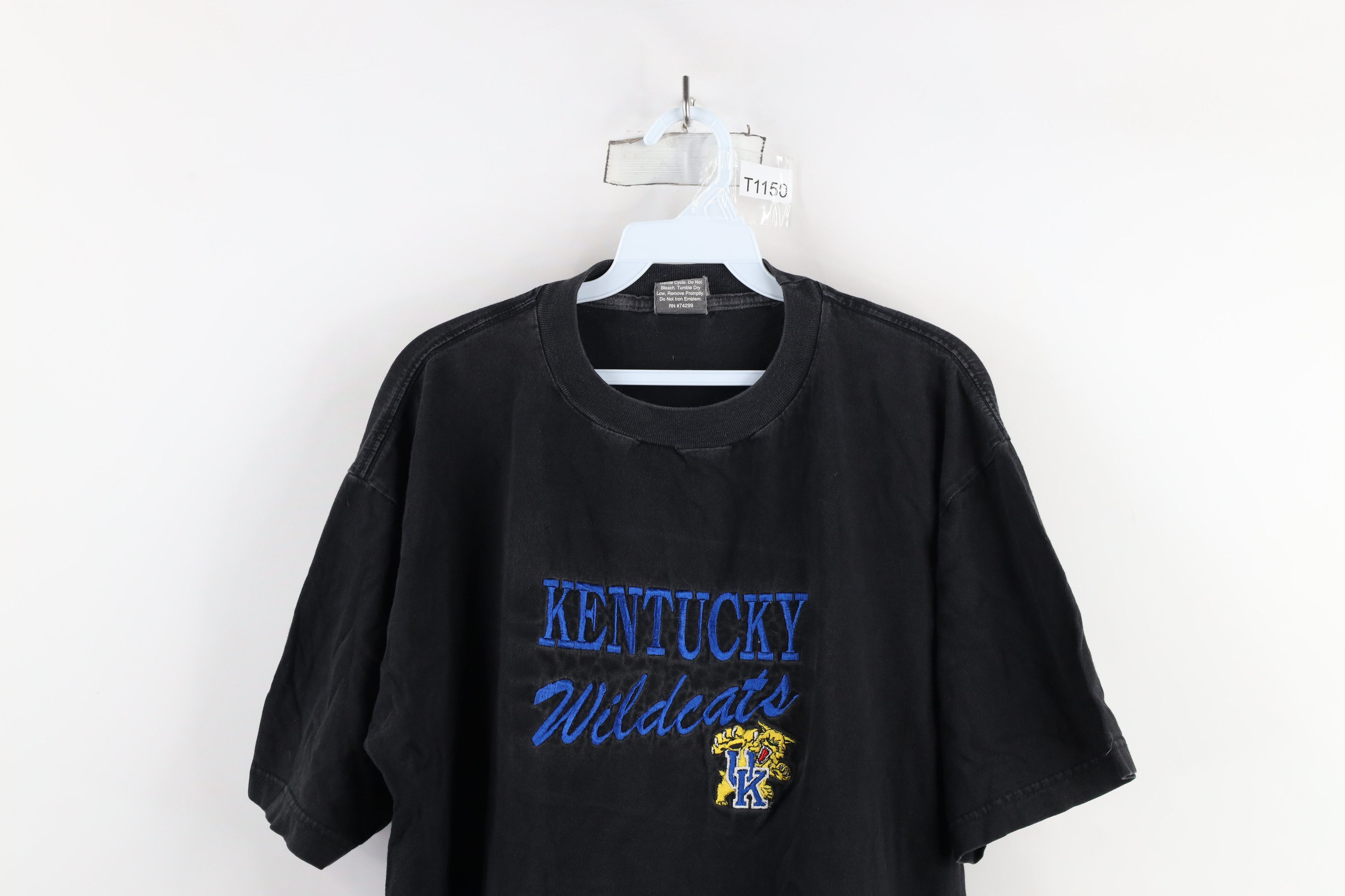 Vintage Vintage 90s Spell University of Kentucky Wildcats T-Shirt Size US XL / EU 56 / 4 - 2 Thumbnail