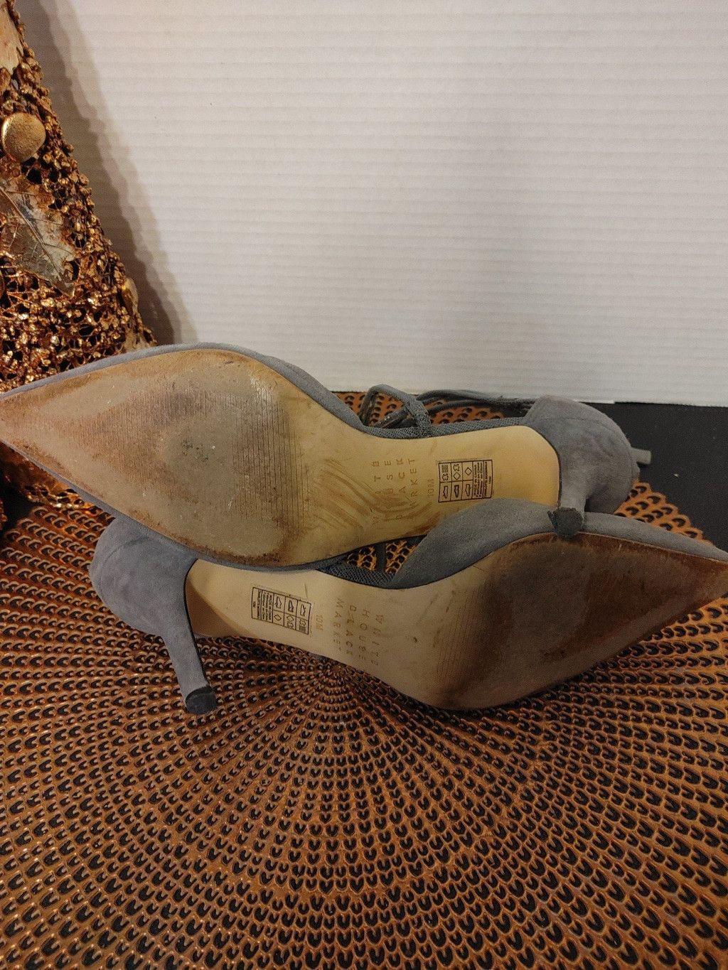 White House Black Market White House Black Market Suede Heels Size 10M Size US 10 / IT 40 - 7 Thumbnail