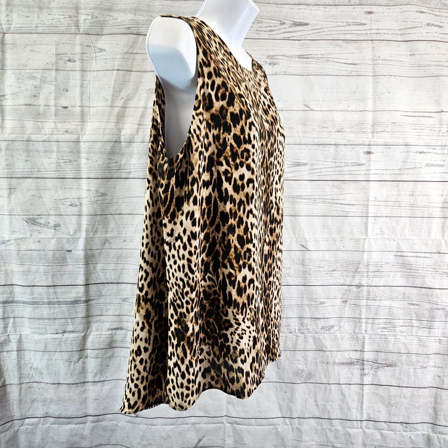 Vintage Chicos Womens Top Sleeveless Brown Animal Print Size Large Blouse Size L / US 10 / IT 46 - 3 Thumbnail