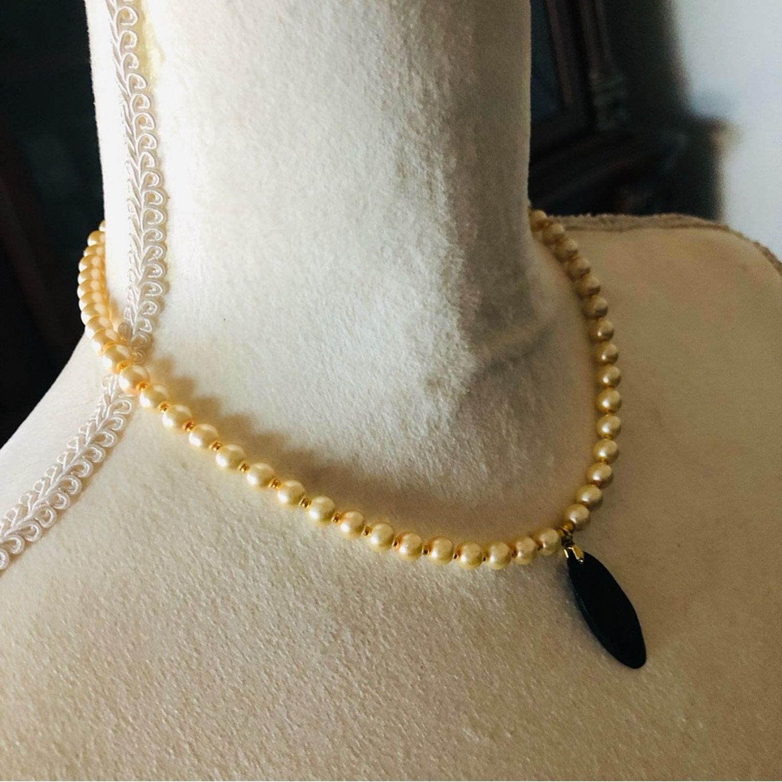 Handmade Handcrafted repurpose vintage carved wood Pearl necklace Size ONE SIZE - 3 Thumbnail