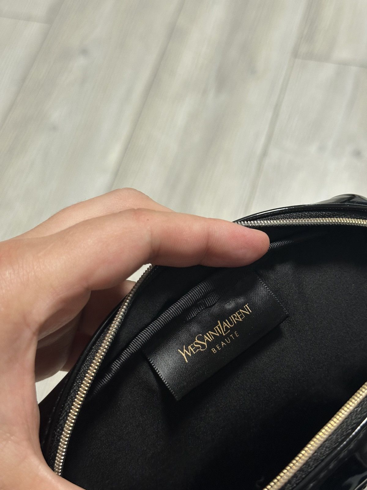 Yves Saint Laurent Yves Saint Laurent YSL beaute small HandBag Size ONE SIZE - 5 Thumbnail