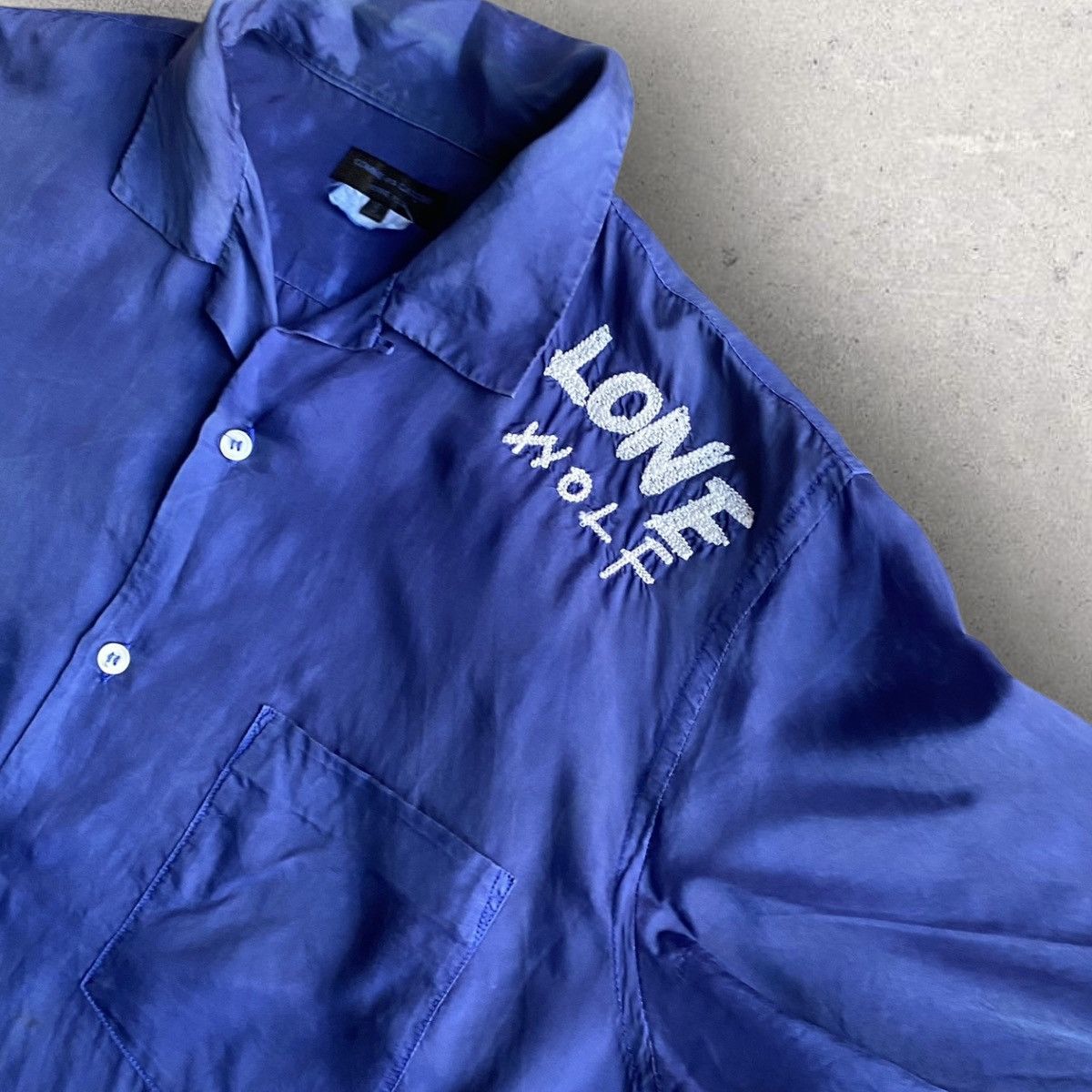 Comme des Garcons SS07 Garment Dye Rayon Lone Wolf Shirt Size US S / EU 44-46 / 1 - 1 Thumbnail