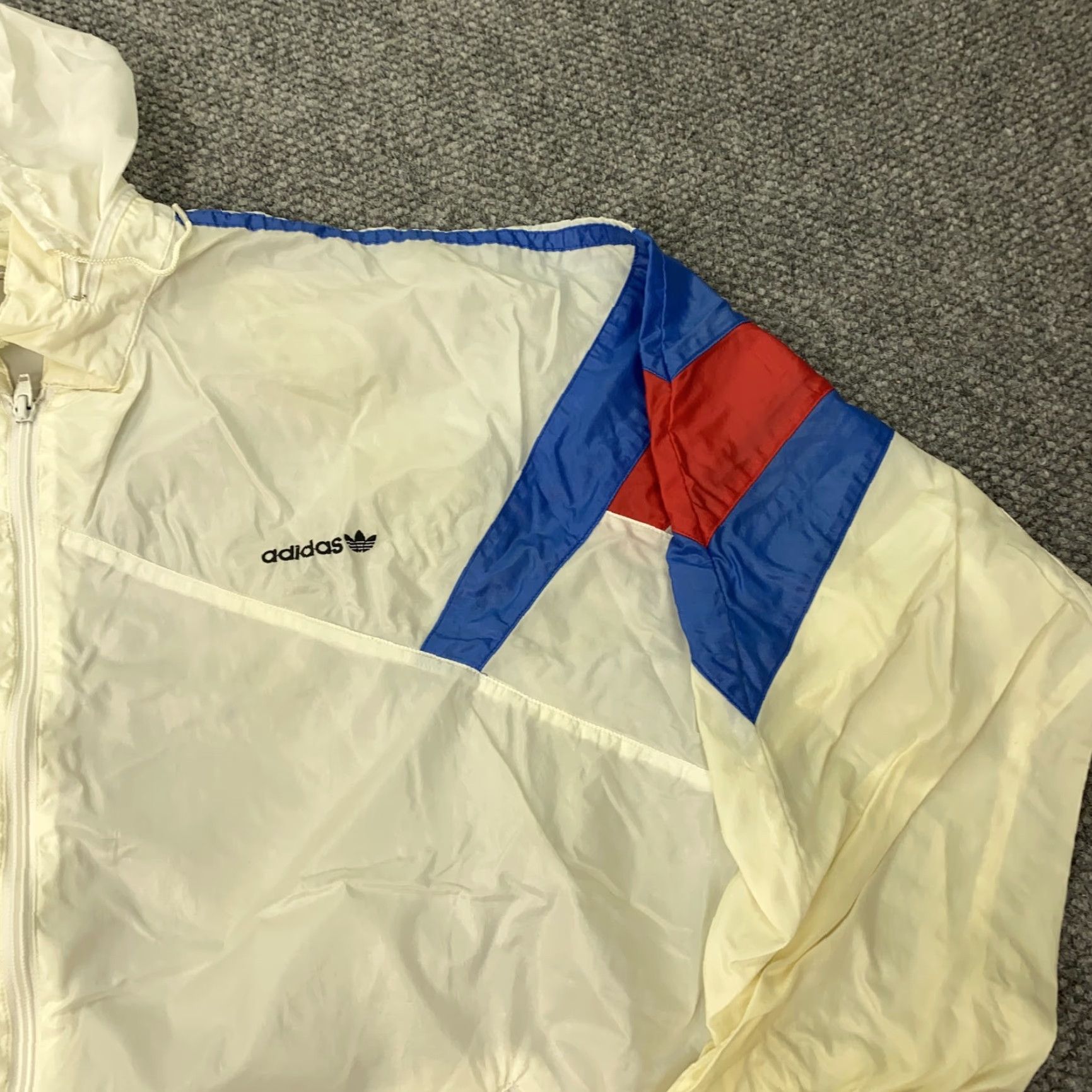 Adidas VINTAGE adidas Jacket Mens XL Windbreaker Nylon Hooded White Blue Red 80s 90s Originals Crew Neck Size US XL / EU 56 / 4 - 6 Thumbnail