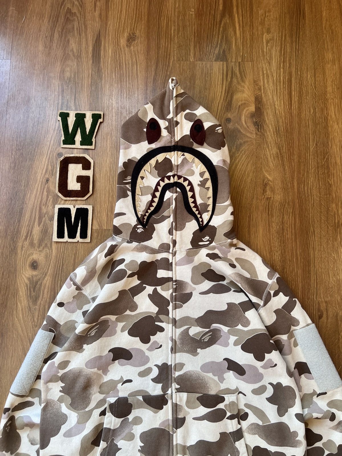 Bape Rare Bape Gradation Camo Shark Zip Up Hoodie Size US L / EU 52-54 / 3 - 4 Thumbnail