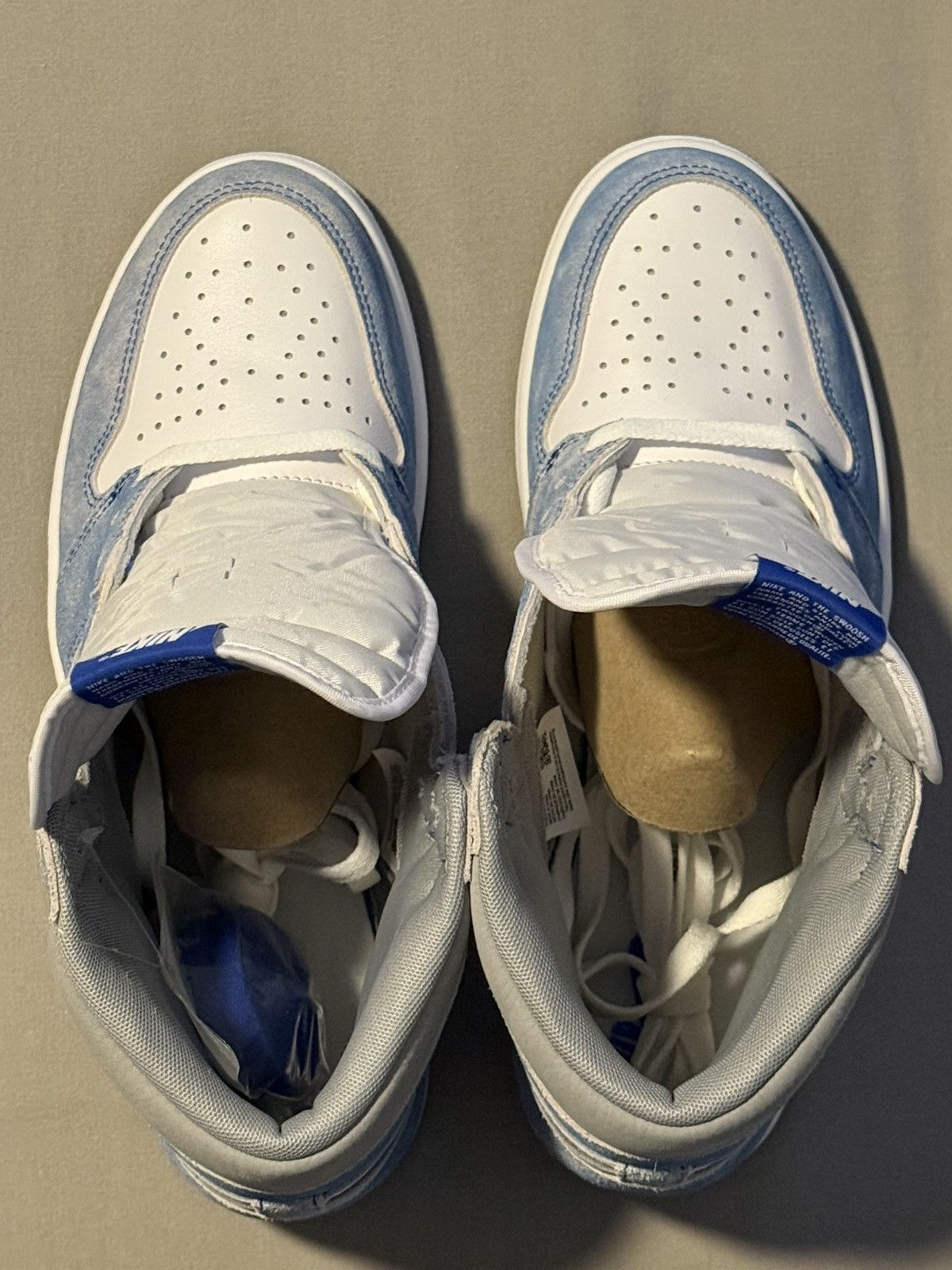 Jordan Brand Nike Air Jordan 1 Retro High OG Hyper Royal Smoke 2021 DS Size US 11 / EU 44 - 8 Thumbnail