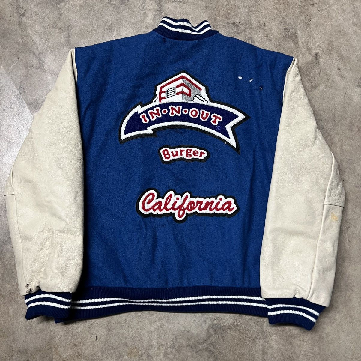 Vintage Vintage 90’s In N Out Burger 🇺🇸 Embroidered Varsity Jacket Size US XXL / EU 58 / 5 - 1 Thumbnail
