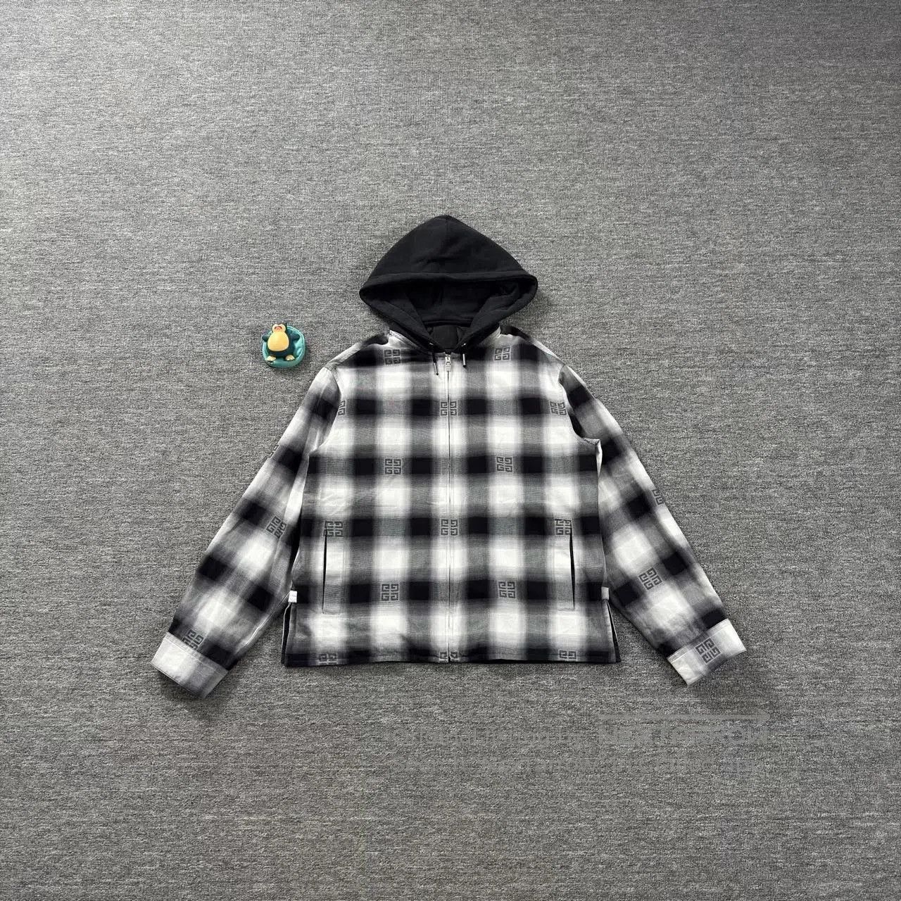 Givenchy Givenchy Plaid Print Hoodie Jacket. Size M / US 6-8 / IT 42-44 - 1 Thumbnail
