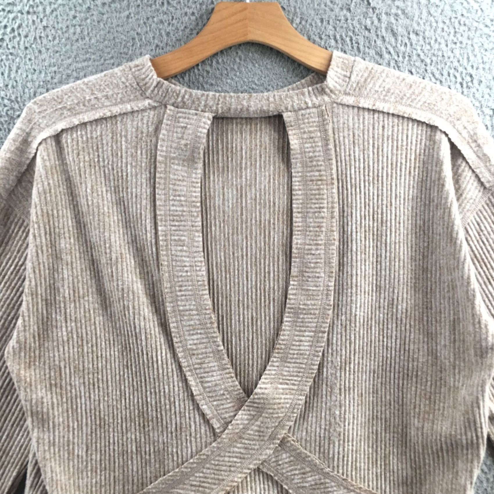 Vintage BKE Sweater Womens L Beige Pullover Long Sleeve Knit Crisscross Cotton Polyester Crew Neck Pullover Casual Seasonal Womens Size L / US 10 / IT 46 - 3 Thumbnail
