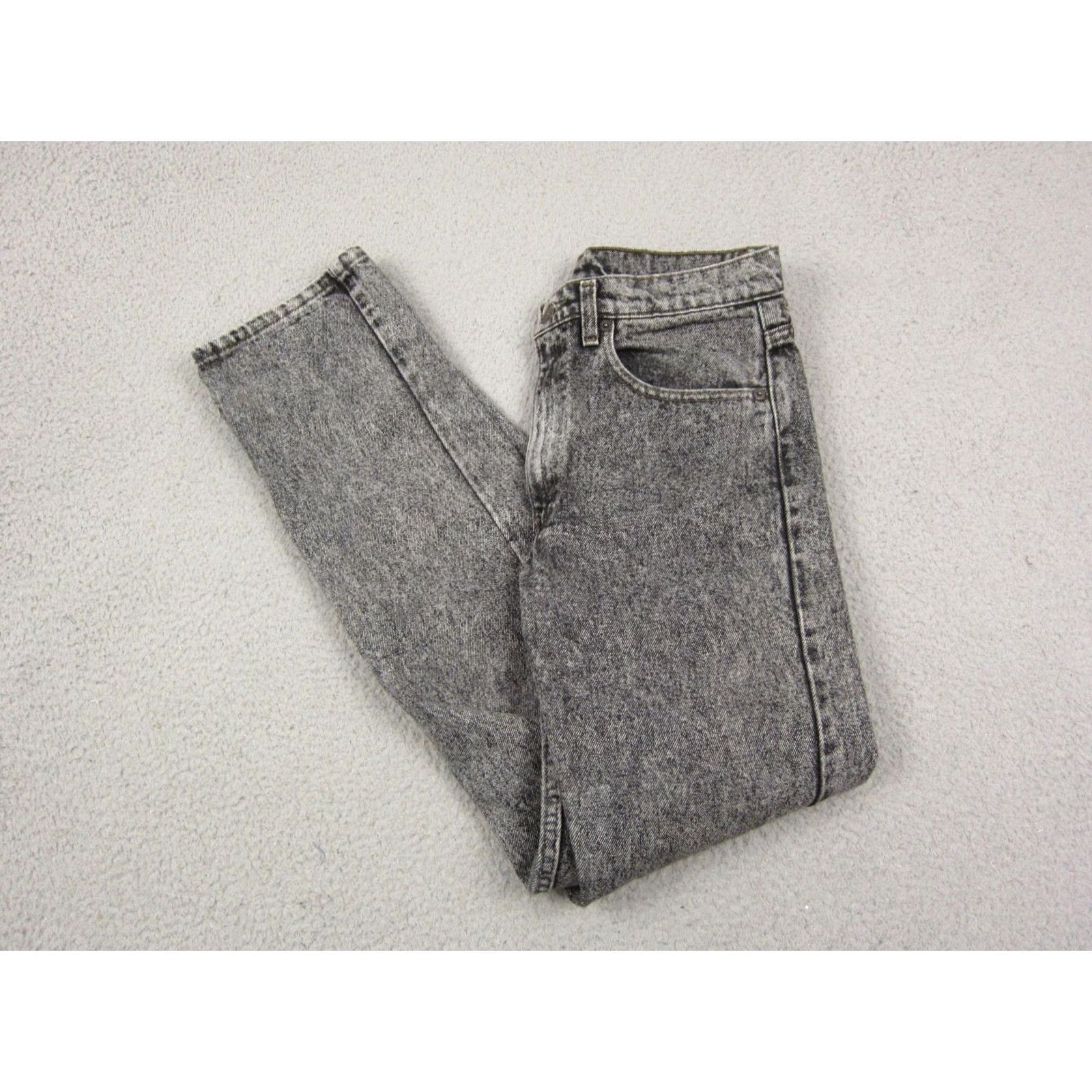 Levi's VINTAGE Levi's Jeans Mens Relaxed Straight 31 x 32 Gray Denim 5-Pocket 90s Theme Size US 31 - 2 Thumbnail