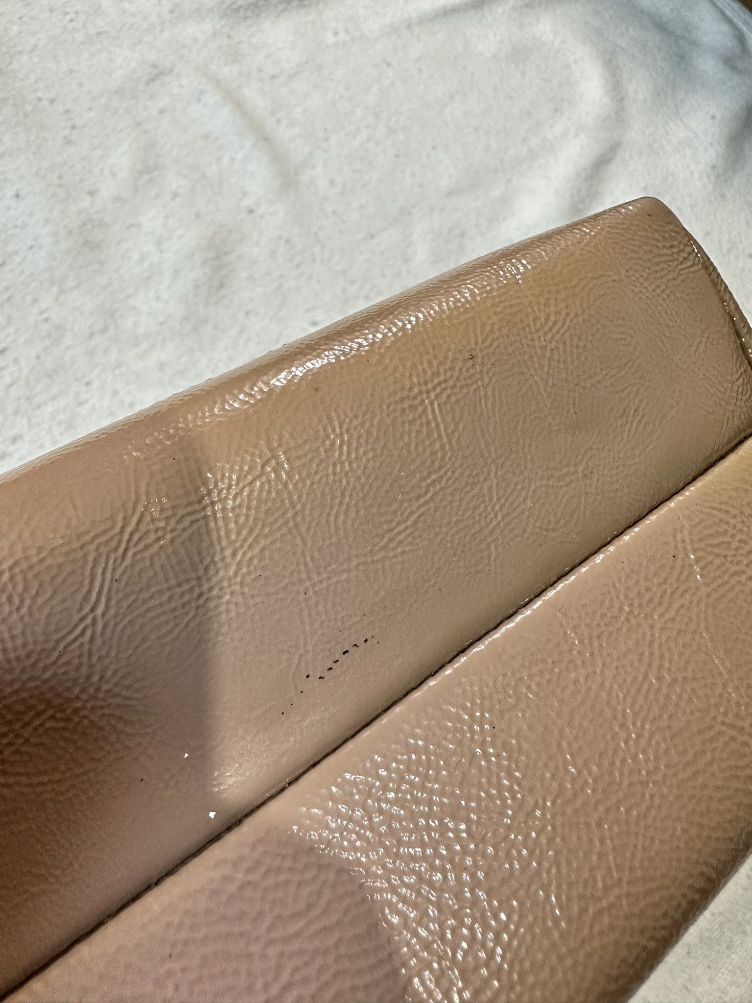 Gucci Gucci Soho Cosmetic Pouch Patent Beige Leather Logo Size ONE SIZE - 8 Thumbnail