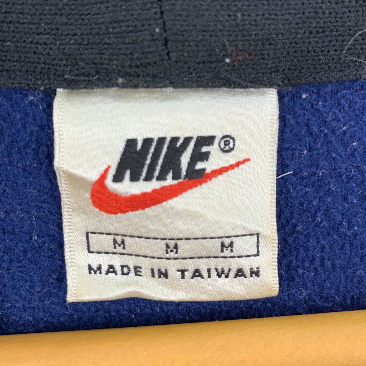 Nike × Vintage Vintage 90s NIKE Swoosh Sportswear Small Logo Sweatshirt Size US M / EU 48-50 / 2 - 5 Thumbnail
