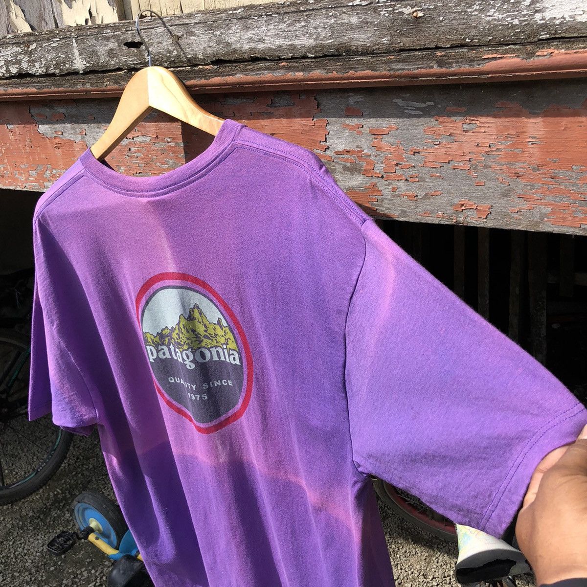 Patagonia 🔥Steals🔥 Vintage 90s Faded Patagonia Quality since 1975 Tee Size US L / EU 52-54 / 3 - 7 Thumbnail