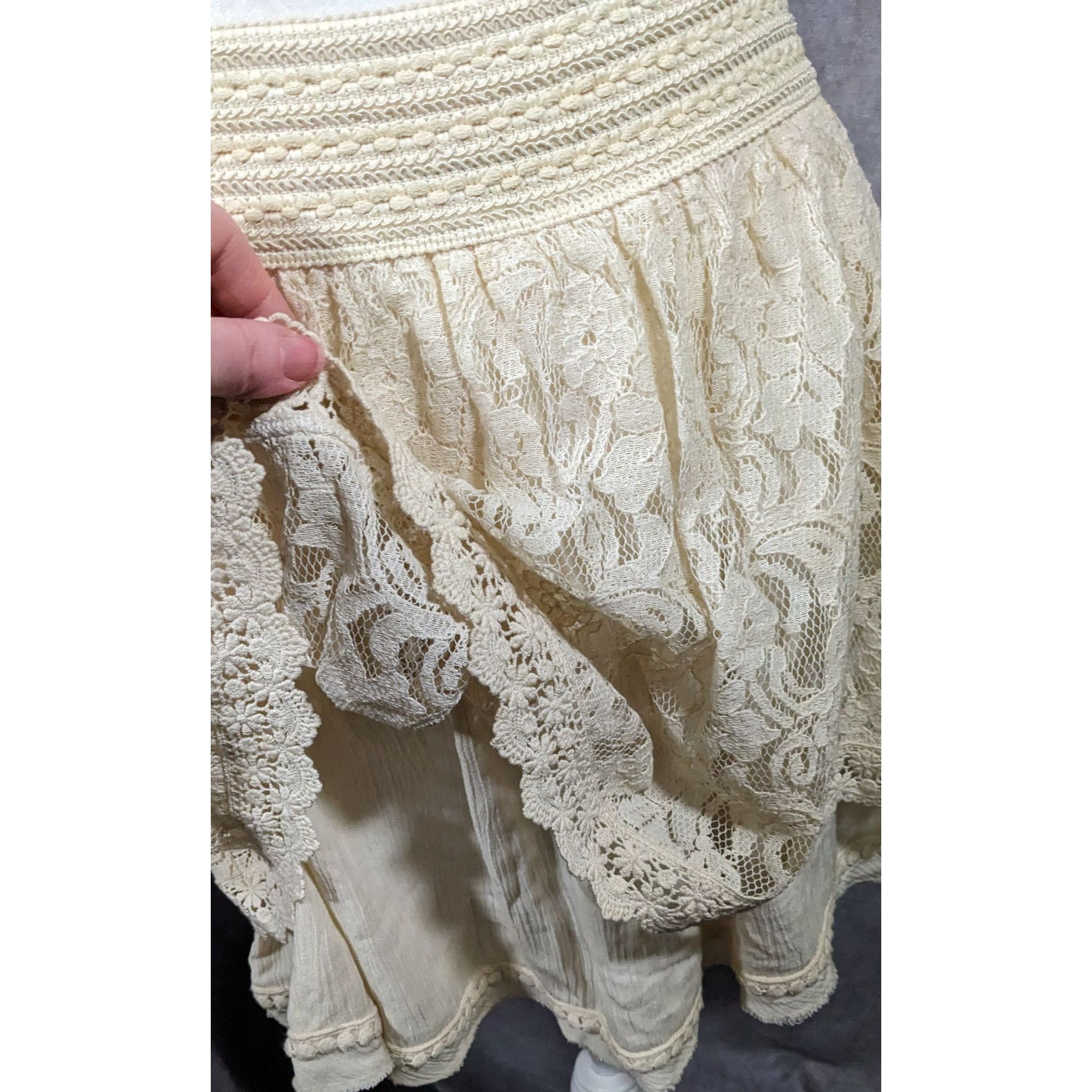 Miss Me Miss Me Cream Lace Layered Knee Length Skirt Size Large Size 30" / US 8 / IT 44 - 8 Thumbnail