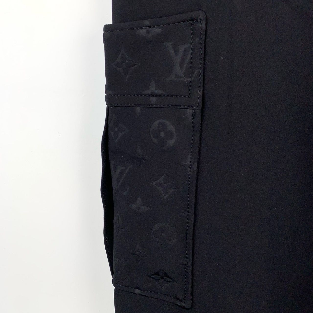 Louis Vuitton Louis Vuitton Black Monogram Cargo Jogger Pants Size 38 Size 38" / US 16 / IT 52 - 4 Thumbnail