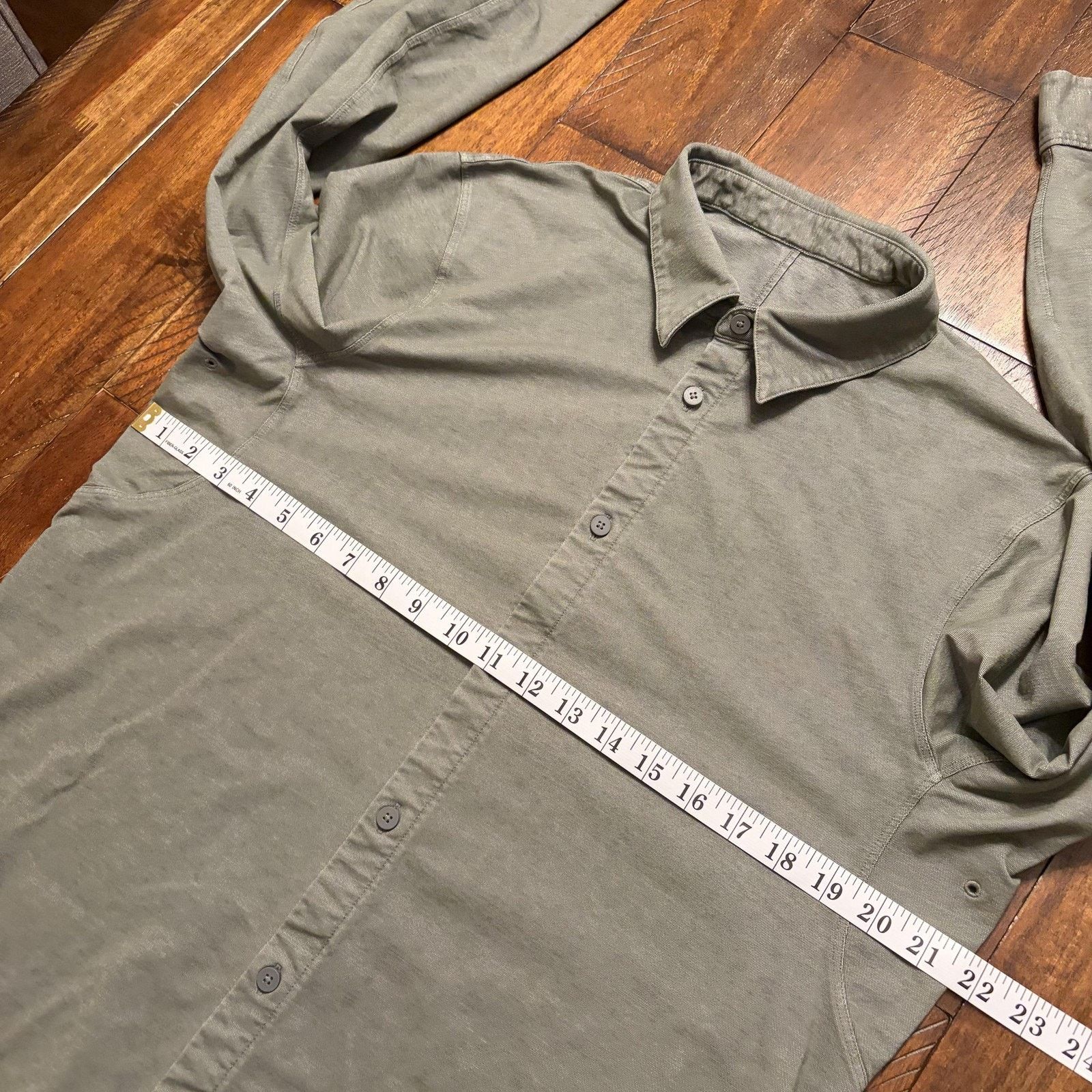 Lululemon Lululemon Shirt Mens Large Green Solid Button Up Long Sleeve Size US L / EU 52-54 / 3 - 7 Thumbnail