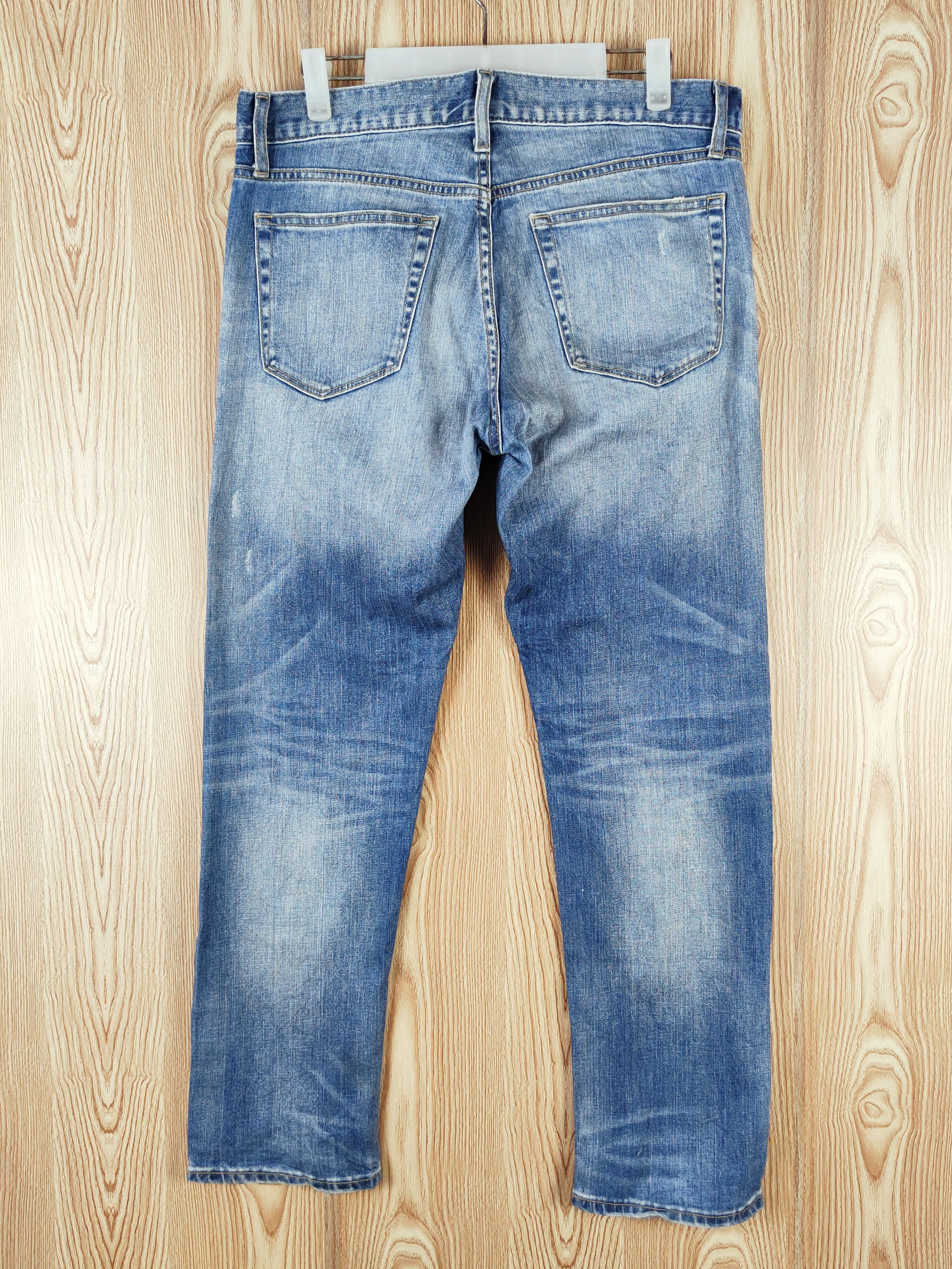 Uniqlo × Vintage Vintage Uniqlo Blue Faded Distressed Ripped Jeans Size US 34 / EU 50 - 7 Thumbnail