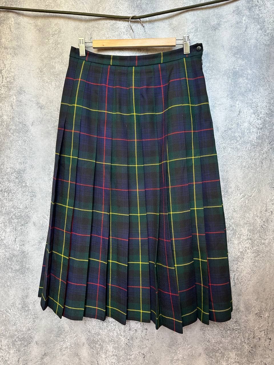 Pringle Of Scotland Pringle of Scotland Tartan Pleated Wool Skirt UK Vintage Size 30" / US 8 / IT 44 - 3 Thumbnail