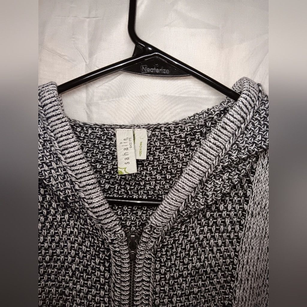 Sahara Club Sahalie, black/gray sweater jacket, womens Large, EUC Size L / US 10 / IT 46 - 2 Thumbnail