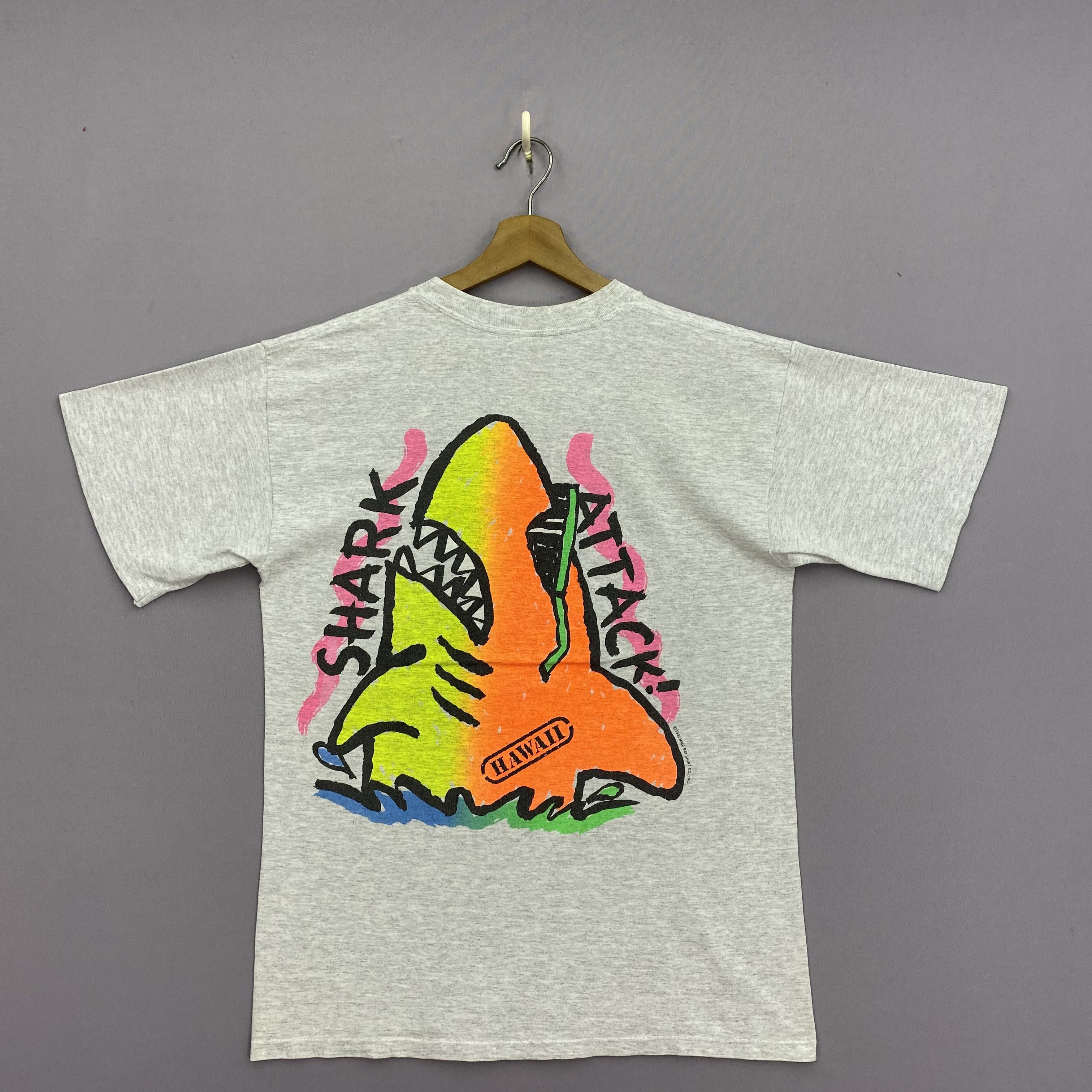 Vintage 90s Shark Attack Hawaii T-Shirt Novelty Tees