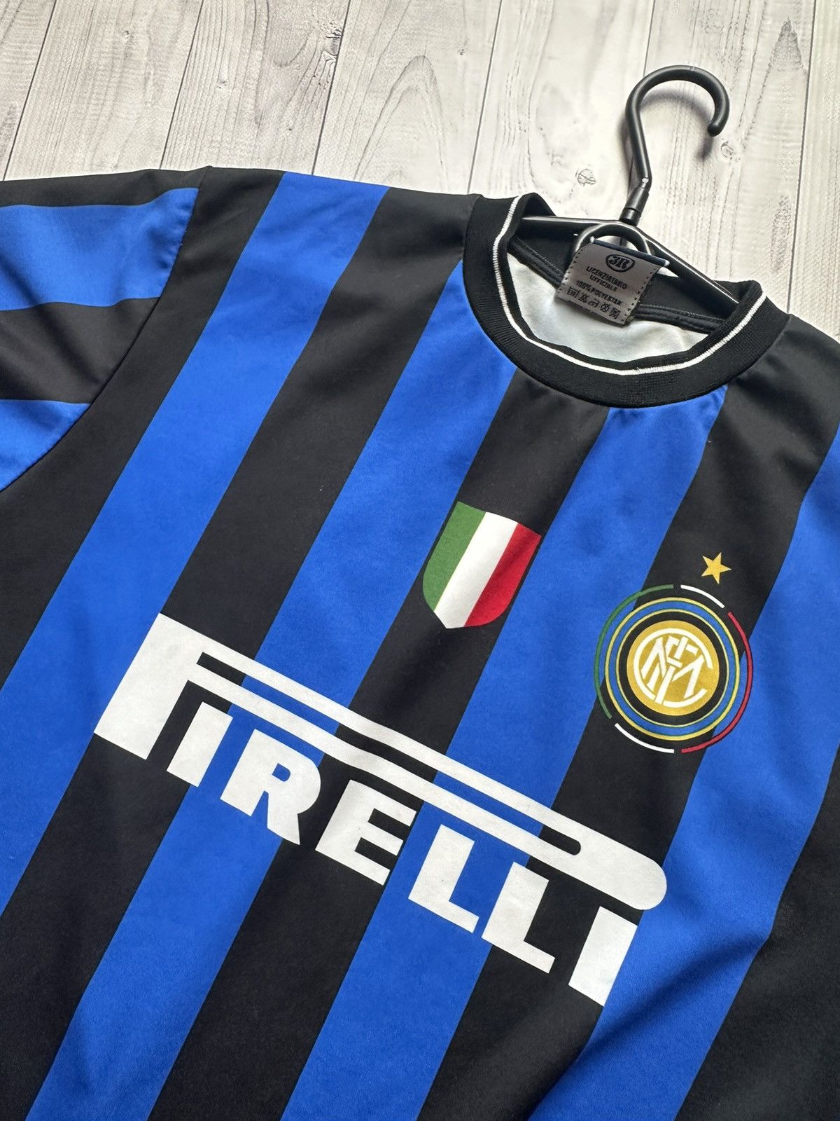 Vintage Vintage Inter Milan soccer jersey 22 Milito rare official M Size US M / EU 48-50 / 2 - 4 Thumbnail