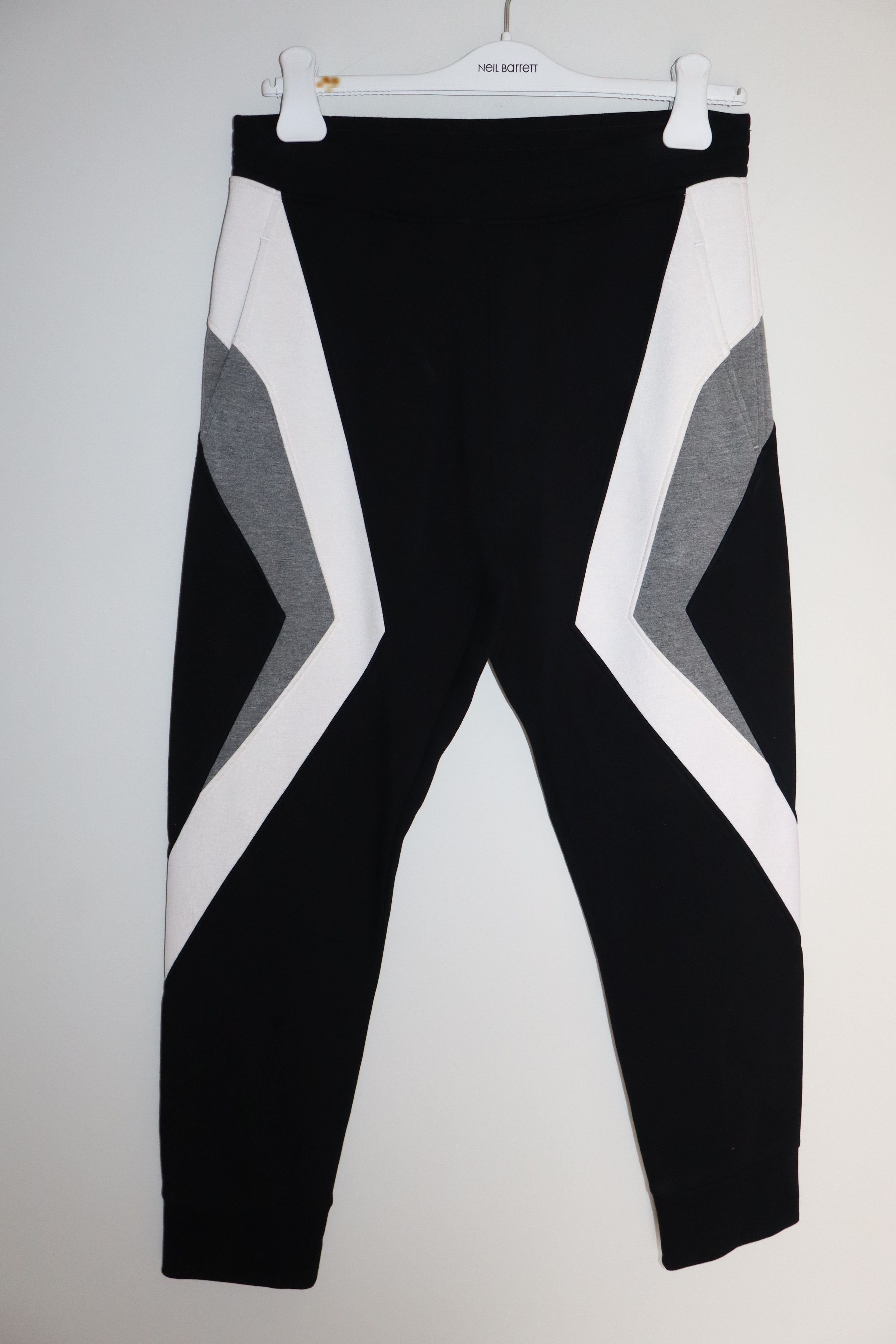 Neil Barrett Chevron neoprene inserts sweatpants Size US 32 / EU 48 - 3 Thumbnail