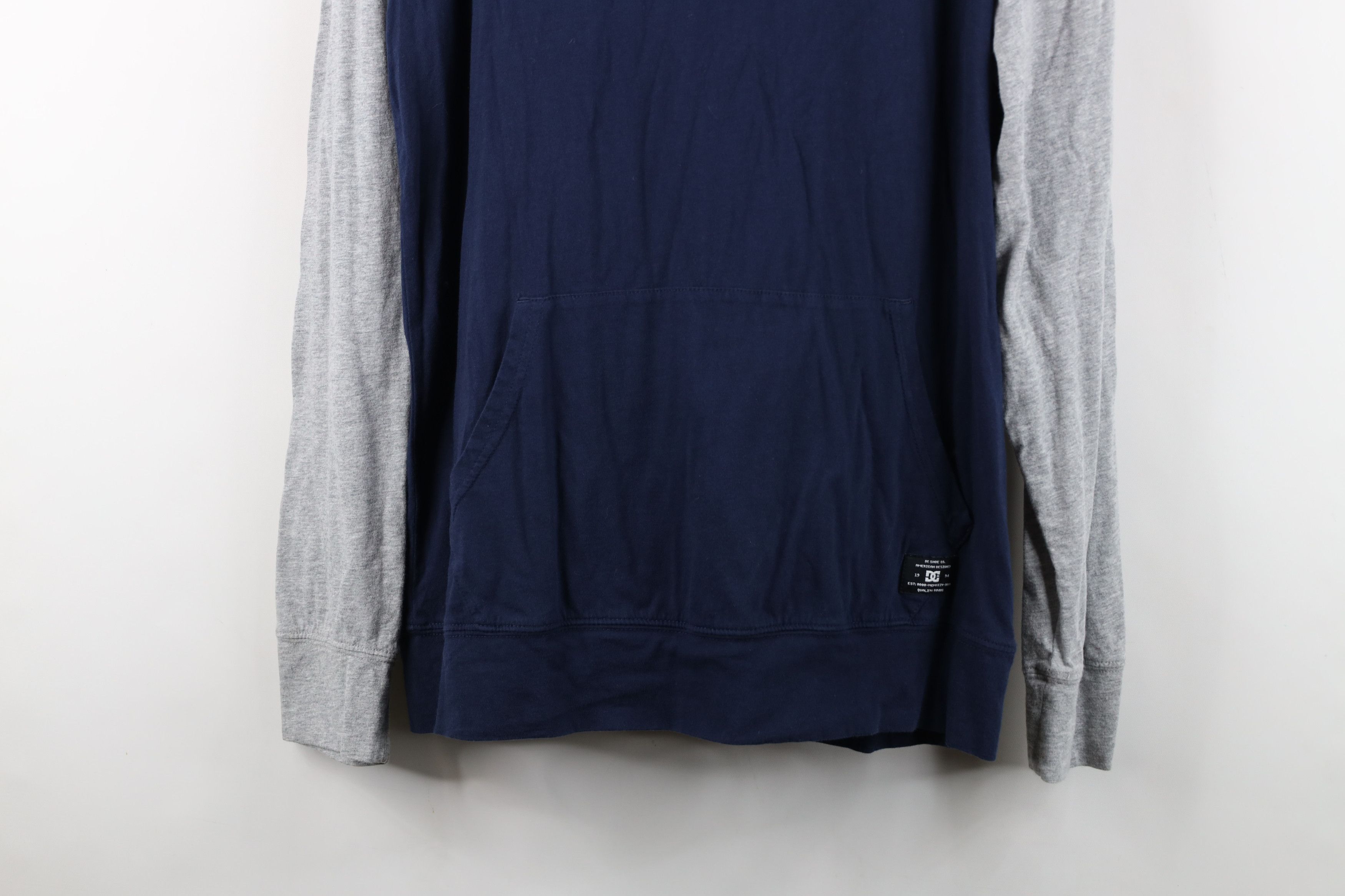 Vintage Vintage Y2K DC Shoes Skateboarding Block Hoodie T-Shirt Blue Size US L / EU 52-54 / 3 - 3 Thumbnail