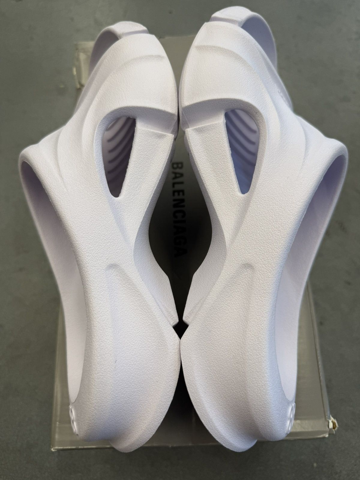 Balenciaga Balenciaga Mold Slide Sandals White Size 39 / US 9 Size US 9 / EU 42 - 6 Thumbnail
