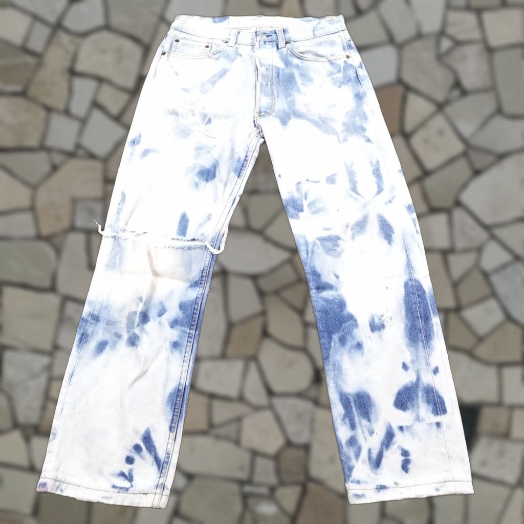 Levi's VINTAGE Levi's Jeans Mens 32 Bleach Dye Denim 501 0118 Distressed Button Fly 90s Jeans Mens 90s USA Blue Size US 32 / EU 48 - 1 Thumbnail