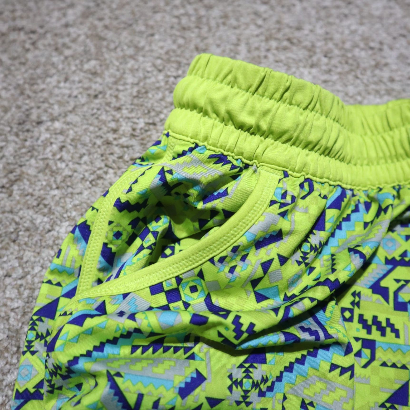 Under Armour Under Armour Shorts Womens S Multicolor Geometric Print Breathable Drawstring Quick Dry Running Gym Volleyball Size S Size 28" / US 6 / IT 42 - 2 Thumbnail