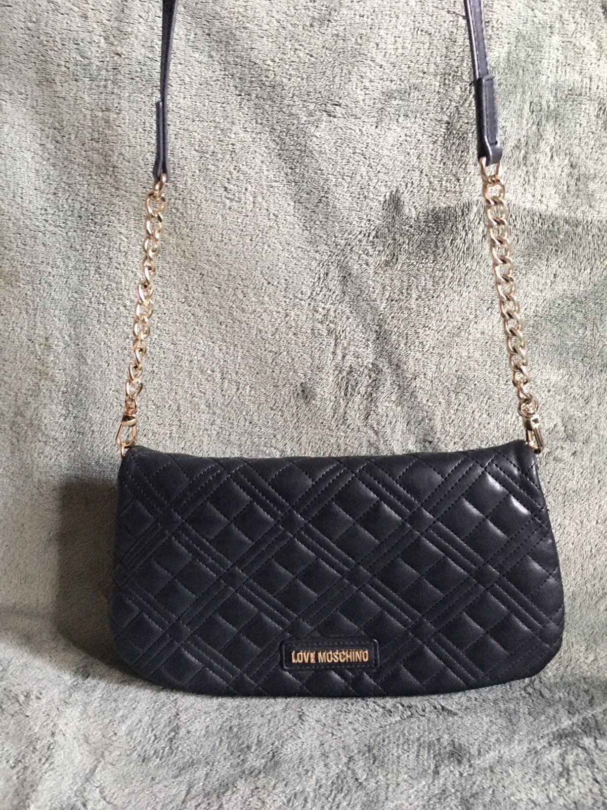 Love Moschino LOVE MOSCHINO Black Quilted Oblong Crossbody Shoulder Bag Size ONE SIZE - 4 Thumbnail