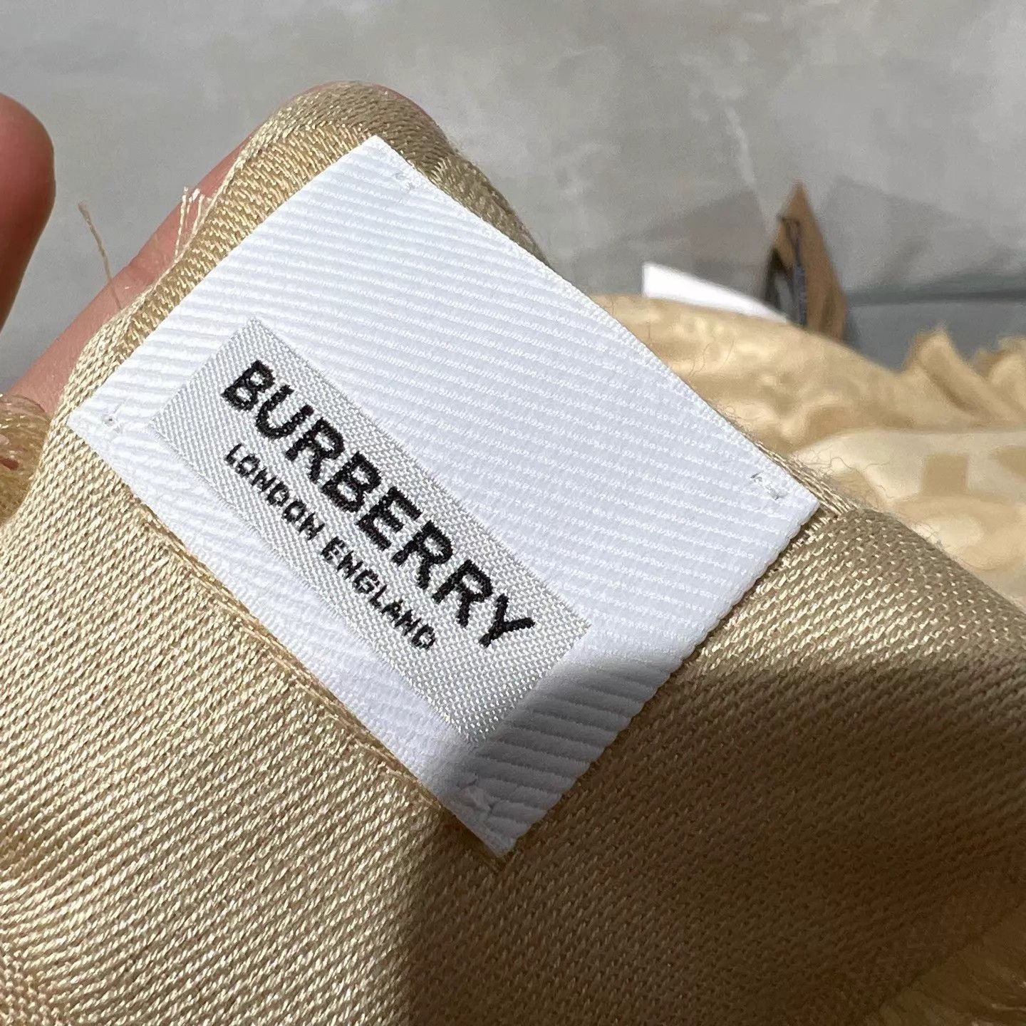 Burberry Burberry TB All Over Print Scarf New With Tags Size ONE SIZE - 4 Thumbnail