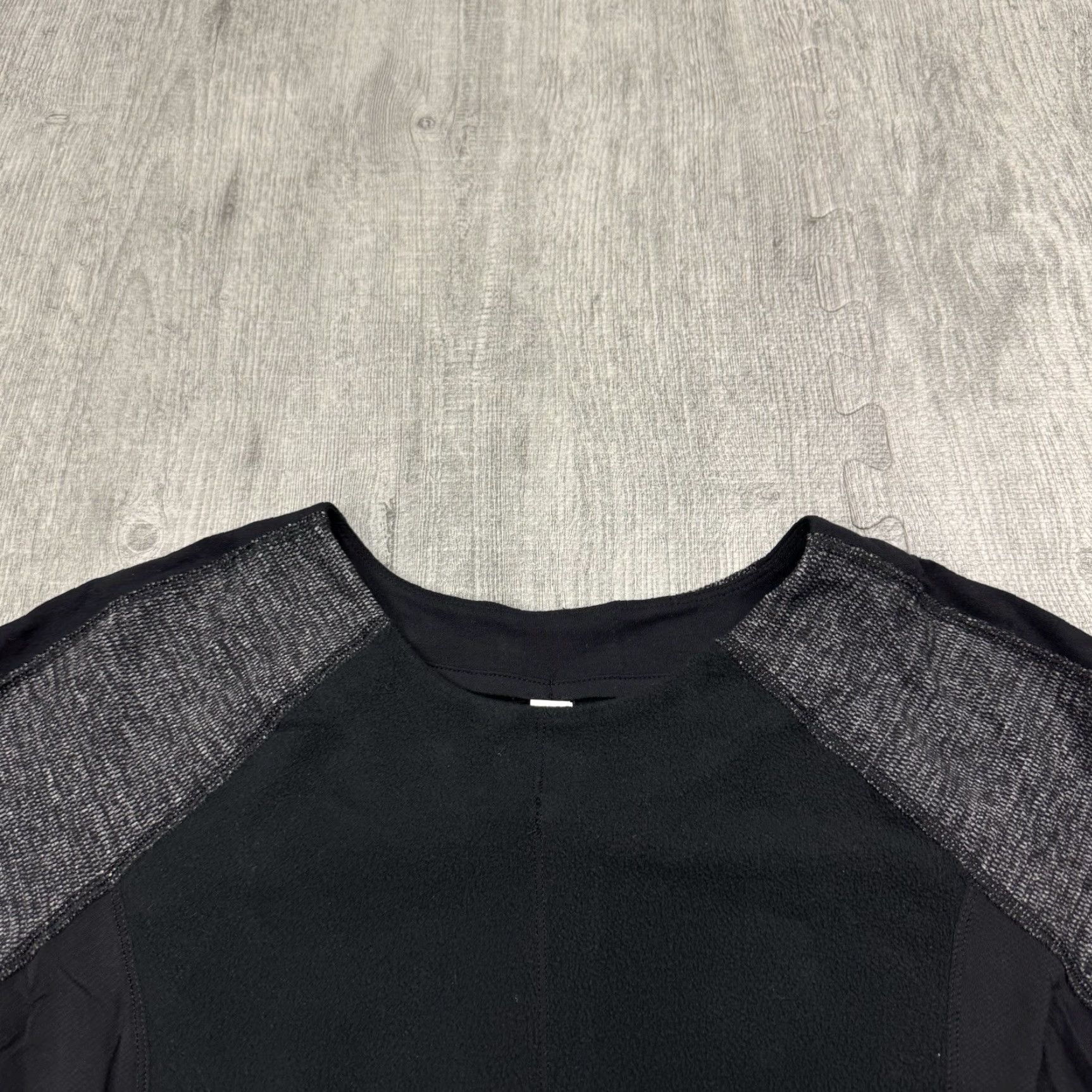 Lululemon LULULEMON BOLD IN THE COLD LONG SLEEVE FLEECE REFLECTIVE LACE RUNNING TOP SZ 6 Size M / US 6-8 / IT 42-44 - 3 Thumbnail