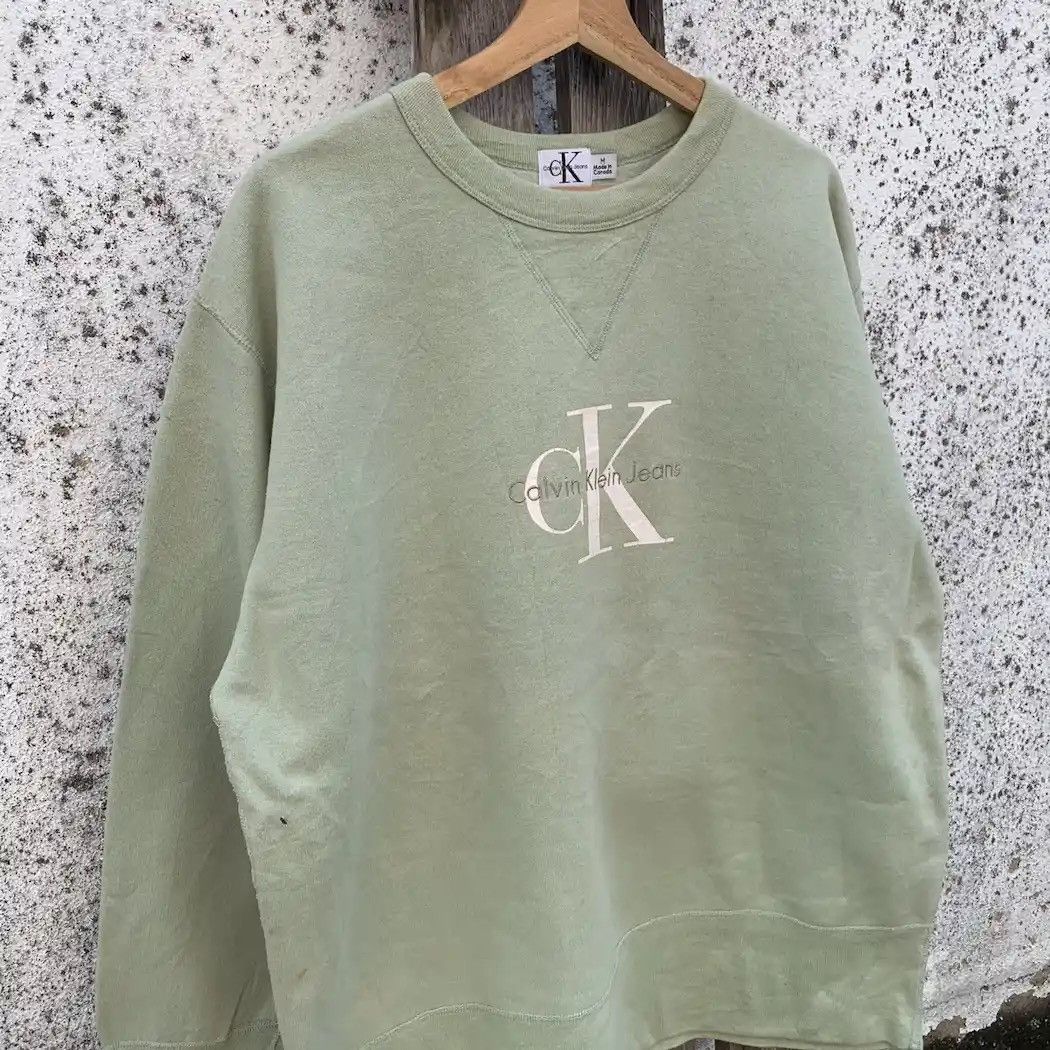Calvin Klein × Vintage Vintage Calvin Klein Embroidery Baggy Sweater Made In Canada Size US L / EU 52-54 / 3 - 2 Thumbnail