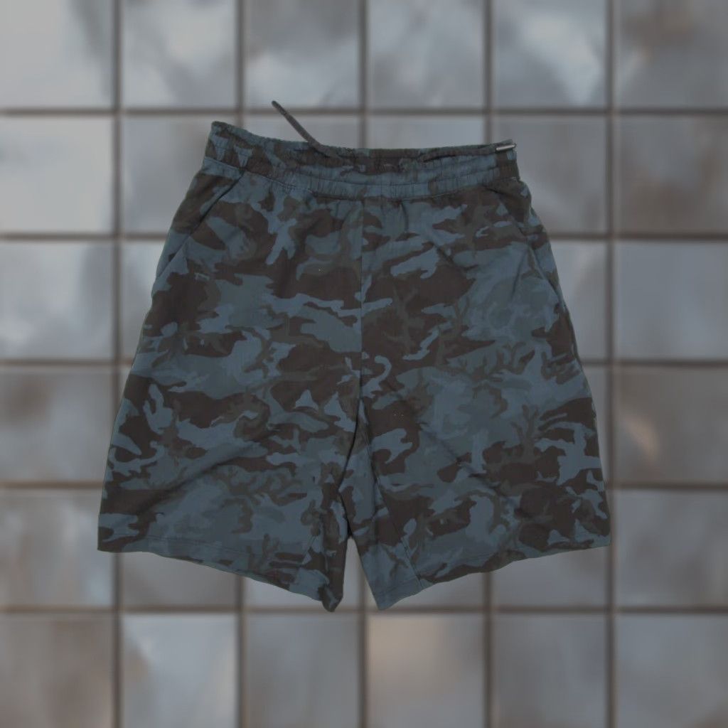 Lululemon Lululemon Shorts Mens Small Blue Camo Lined Workout Running 8" Train Gym Work Size US 29 - 1 Thumbnail
