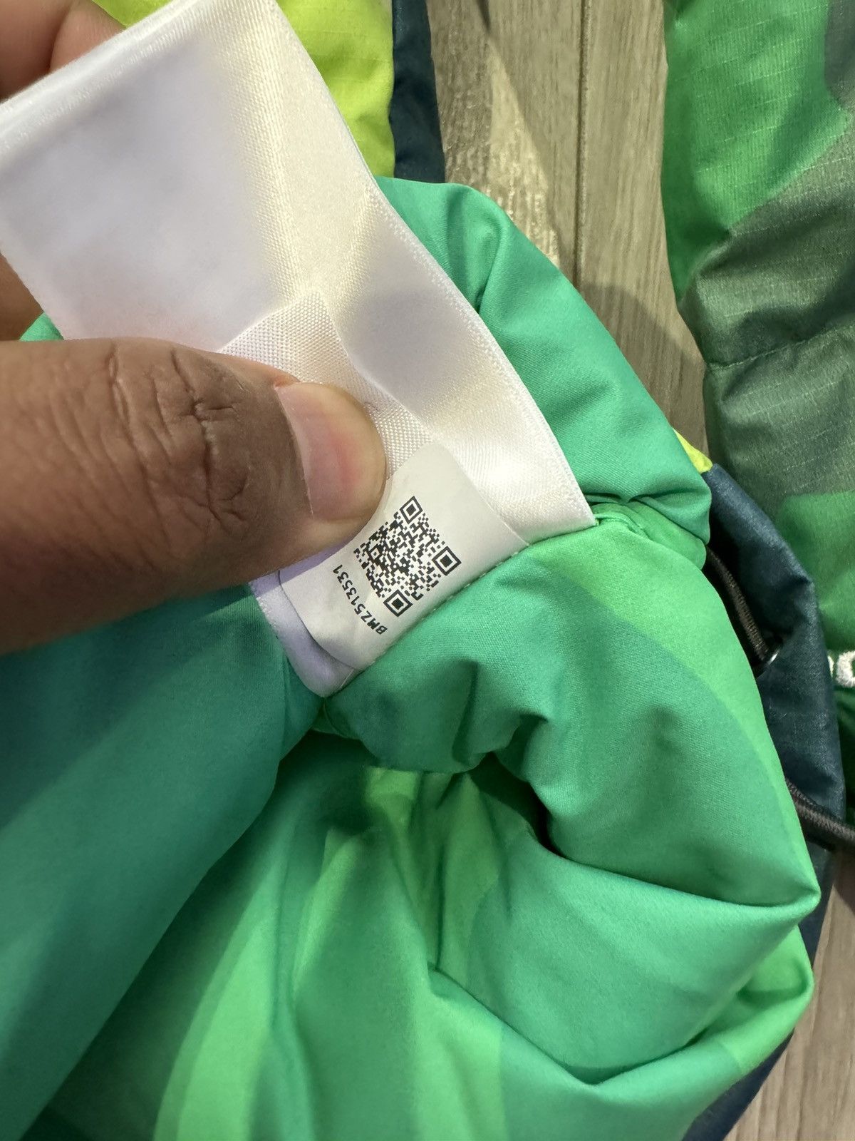 Kaws × The North Face KAWS X THE NORTH FACE 1996 NUPTSE JACKET SAFETY GREEN Size US S / EU 44-46 / 1 - 9 Thumbnail
