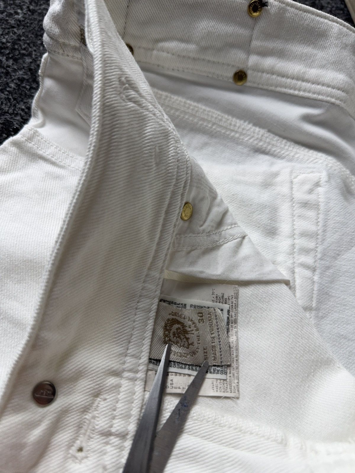 Diesel Luxury 00s Diesel Distressed White Jeans Slim Straight Y2K Size 30" / US 8 / IT 44 - 15 Thumbnail