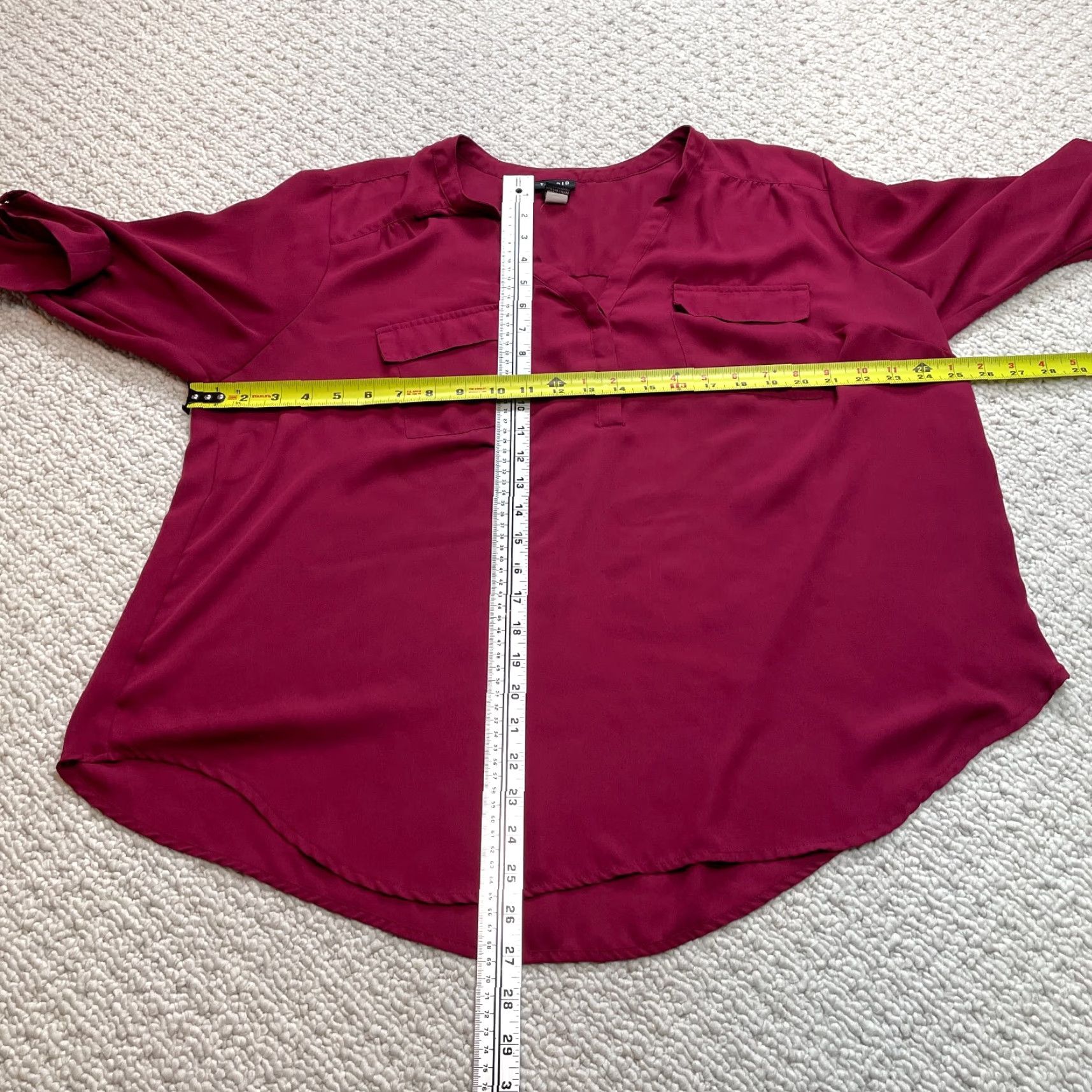 Torrid Torrid Blouse Top Womens 2X Red Roll Tab Sleeve Pockets Polyester V-Neck Button Casual Knit 3/4 Sleeve Plus Size Size XXL / US 16-18 / IT 52-54 - 5 Thumbnail