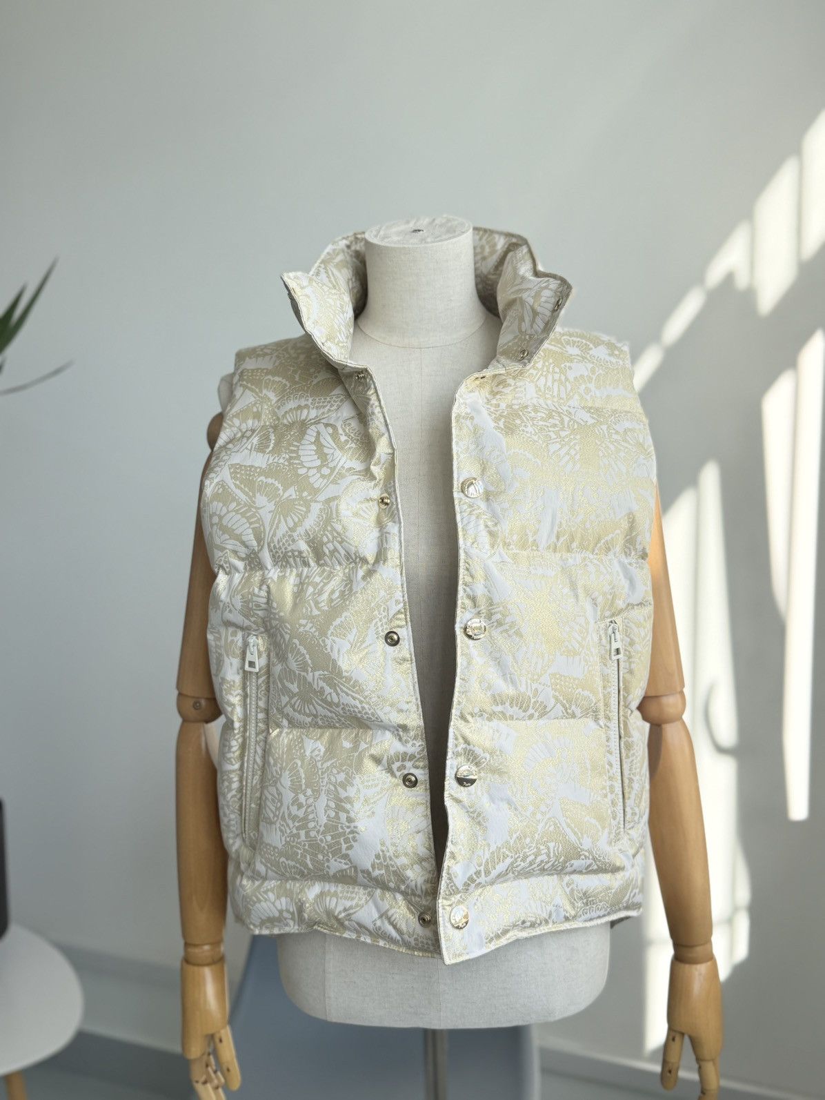 Dior Christian Dior DiorAlps Gold Butterfly Motif Puffer Vest Size S / US 4 / IT 40 - 9 Thumbnail