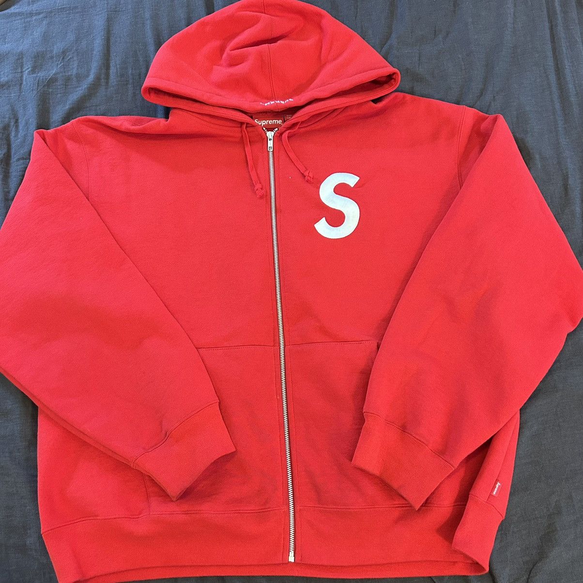XL supreme s logo sweatshirt