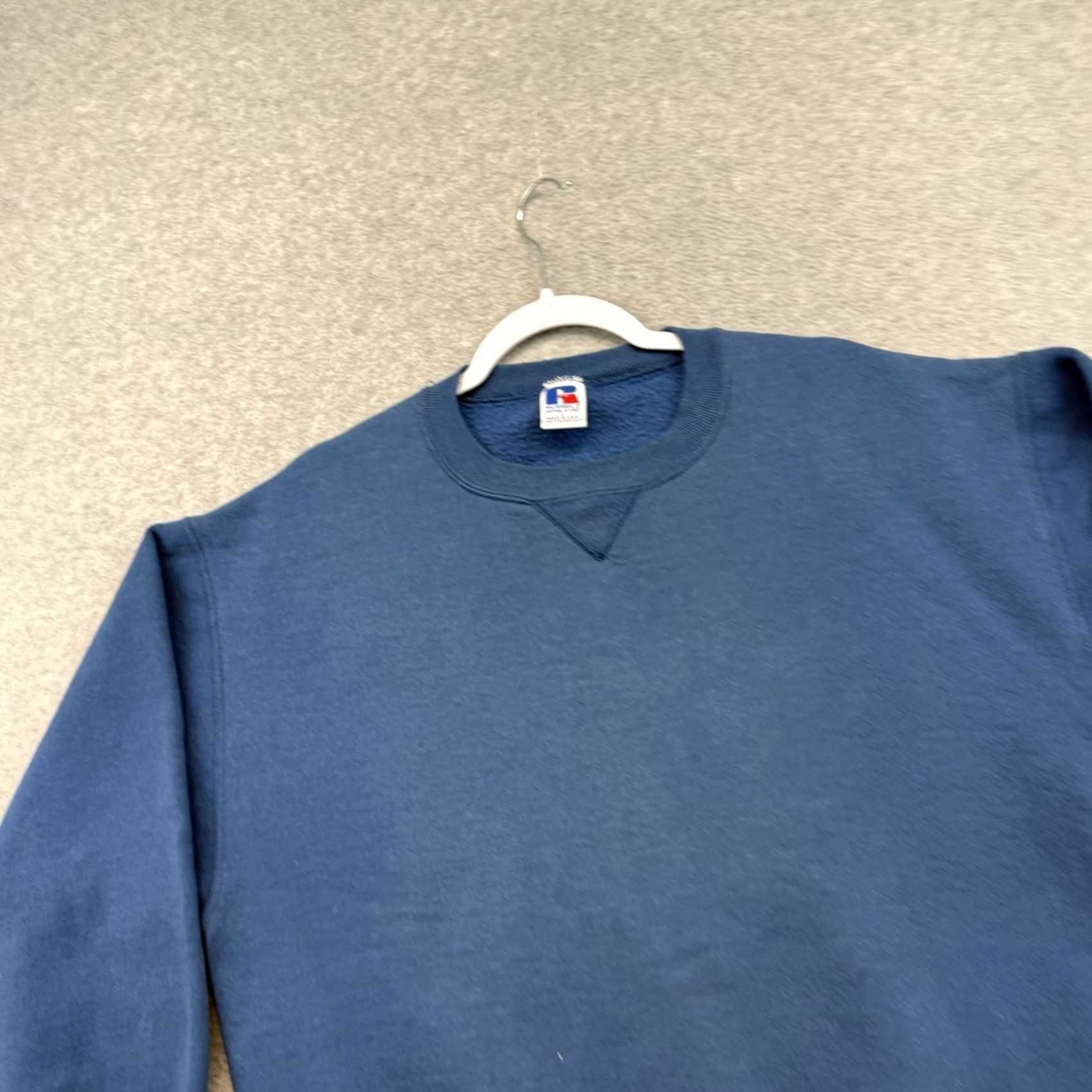 Russell Athletic VINTAGE Russell Athletic Men's Large Blue Crewneck Sweatshirt USA 90s Faded Cotton Blend Sweatshirt Pullover Crew Neck Size US L / EU 52-54 / 3 - 7 Thumbnail