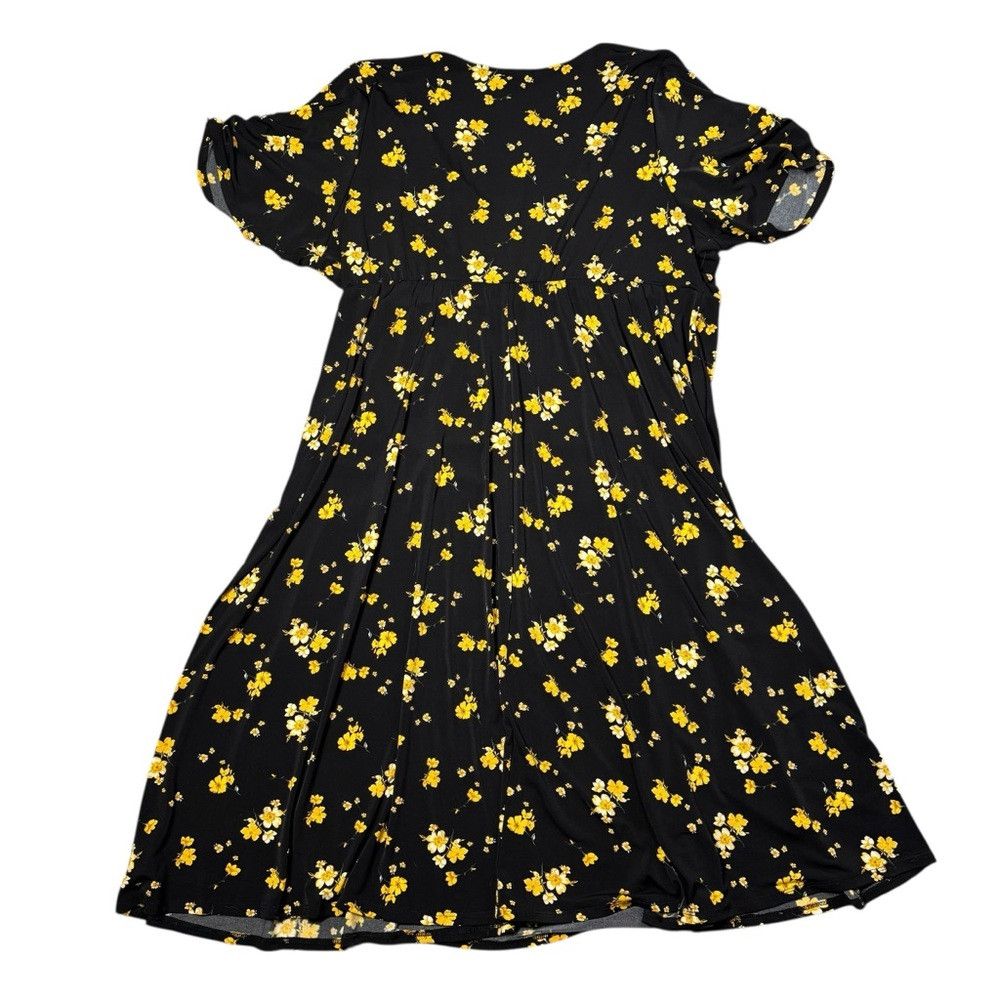 Torrid New Torrid Faux Wrap Black Floral Short Sleeve Dress Size 4 Size 4XL / US 24-26 - 4 Thumbnail