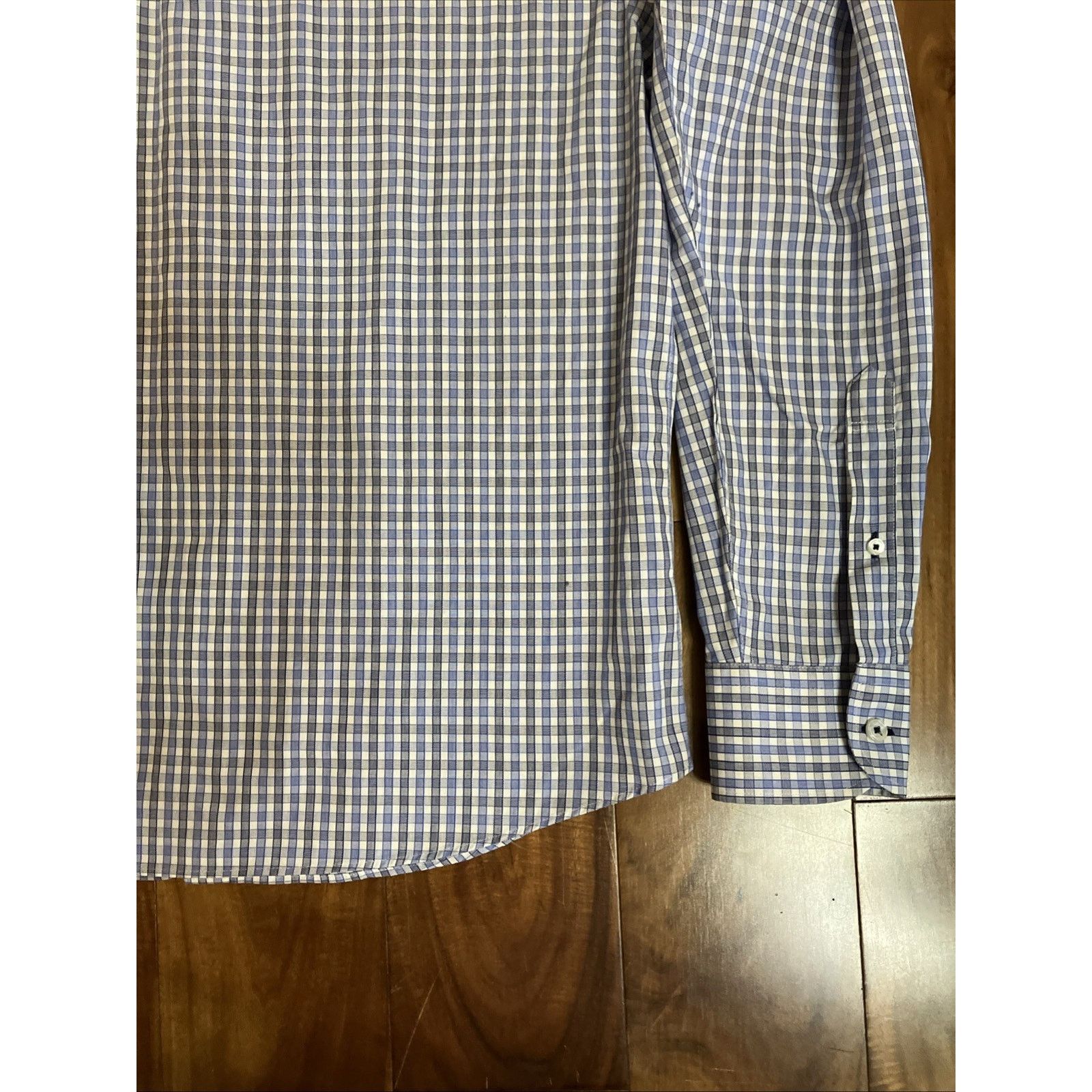 UNTUCKit UNTUCKit Shirt Mens Medium REGULAR Fit Wrinkle Free Button Size US M / EU 48-50 / 2 - 22 Thumbnail