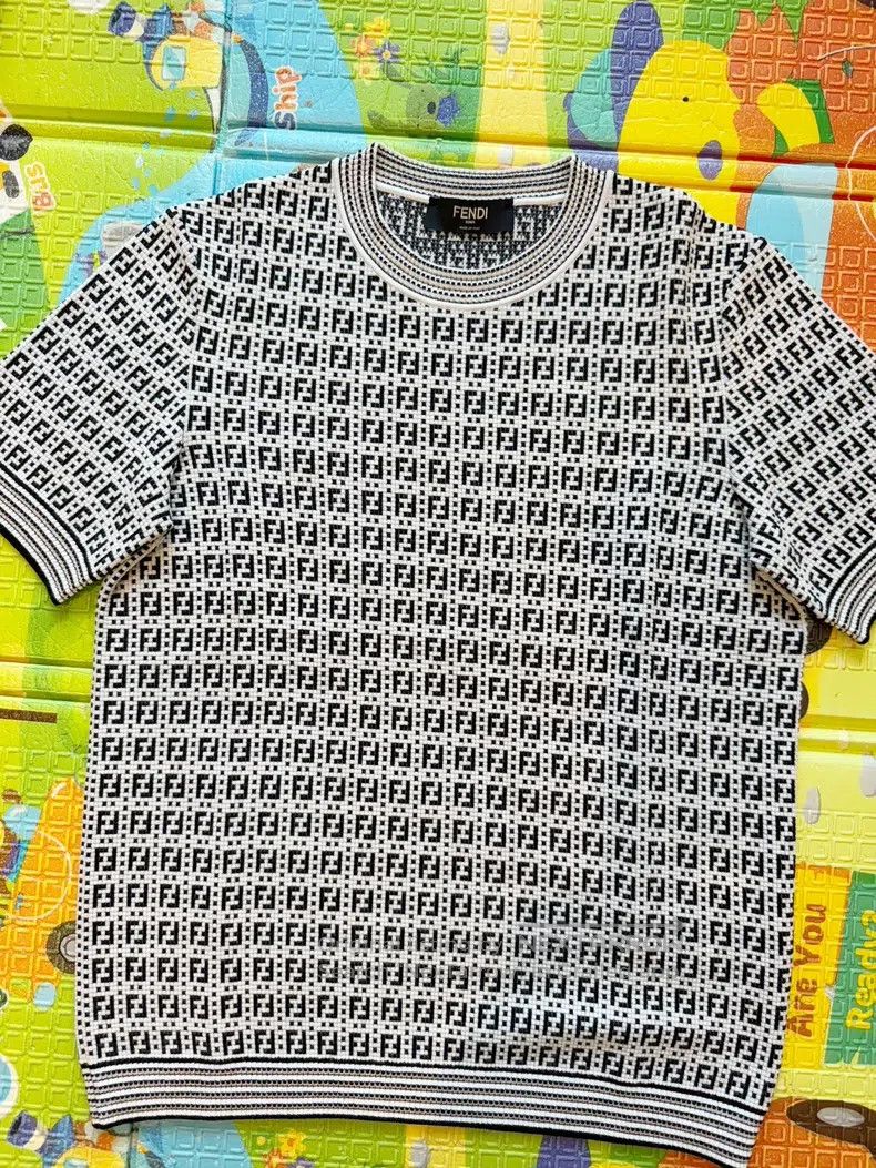 Fendi Fendi Short Sleeve T-Shirts Size US M / EU 48-50 / 2 - 1 Thumbnail