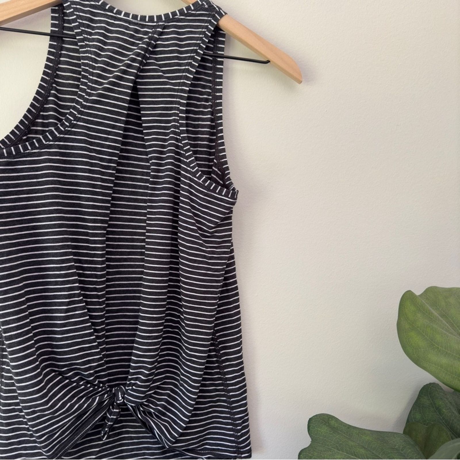 Lululemon Lululemon All Tied Up Tank Modern Stripe Heathered Black EUC Size S / US 4 / IT 40 - 6 Thumbnail