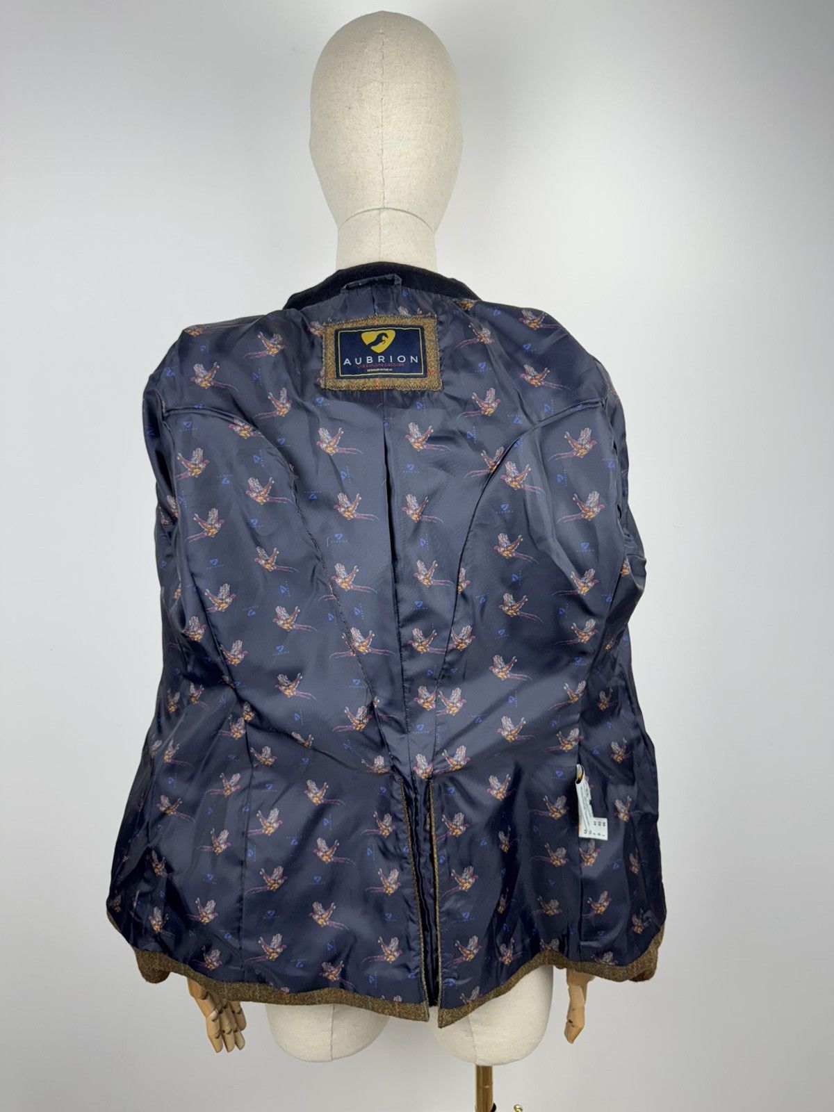 Vintage Woman’s Aubrion Saratoga Tweed Hacking Show Jacket size 10 Size L / US 10 / IT 46 - 8 Thumbnail